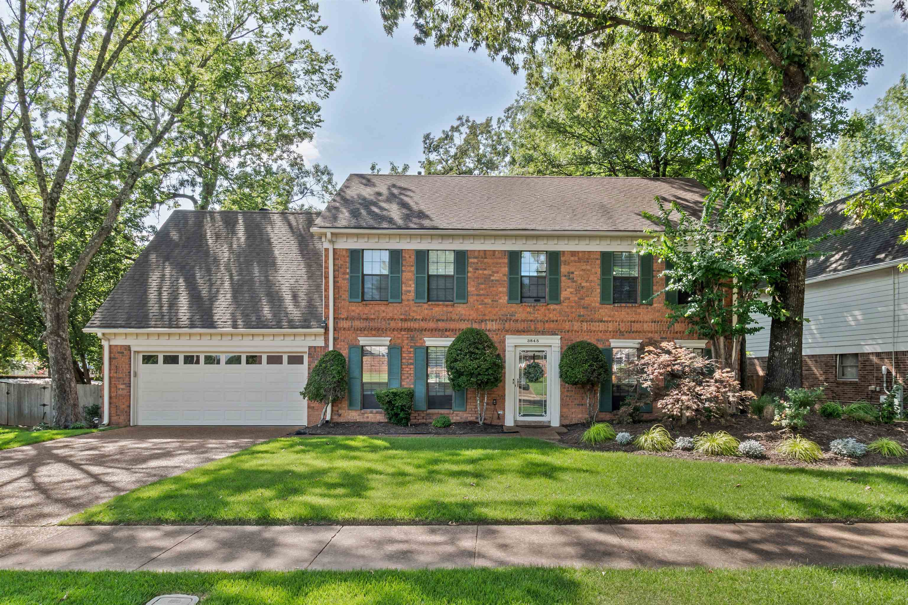 3845 Oak Forest Dr Property Photo 1