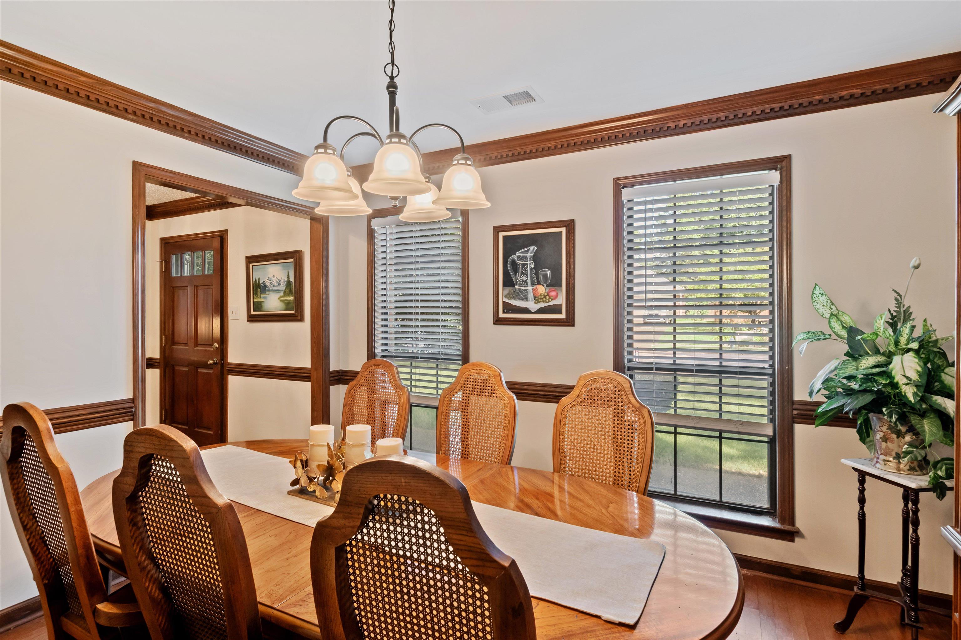 3845 Oak Forest Dr Property Photo 4