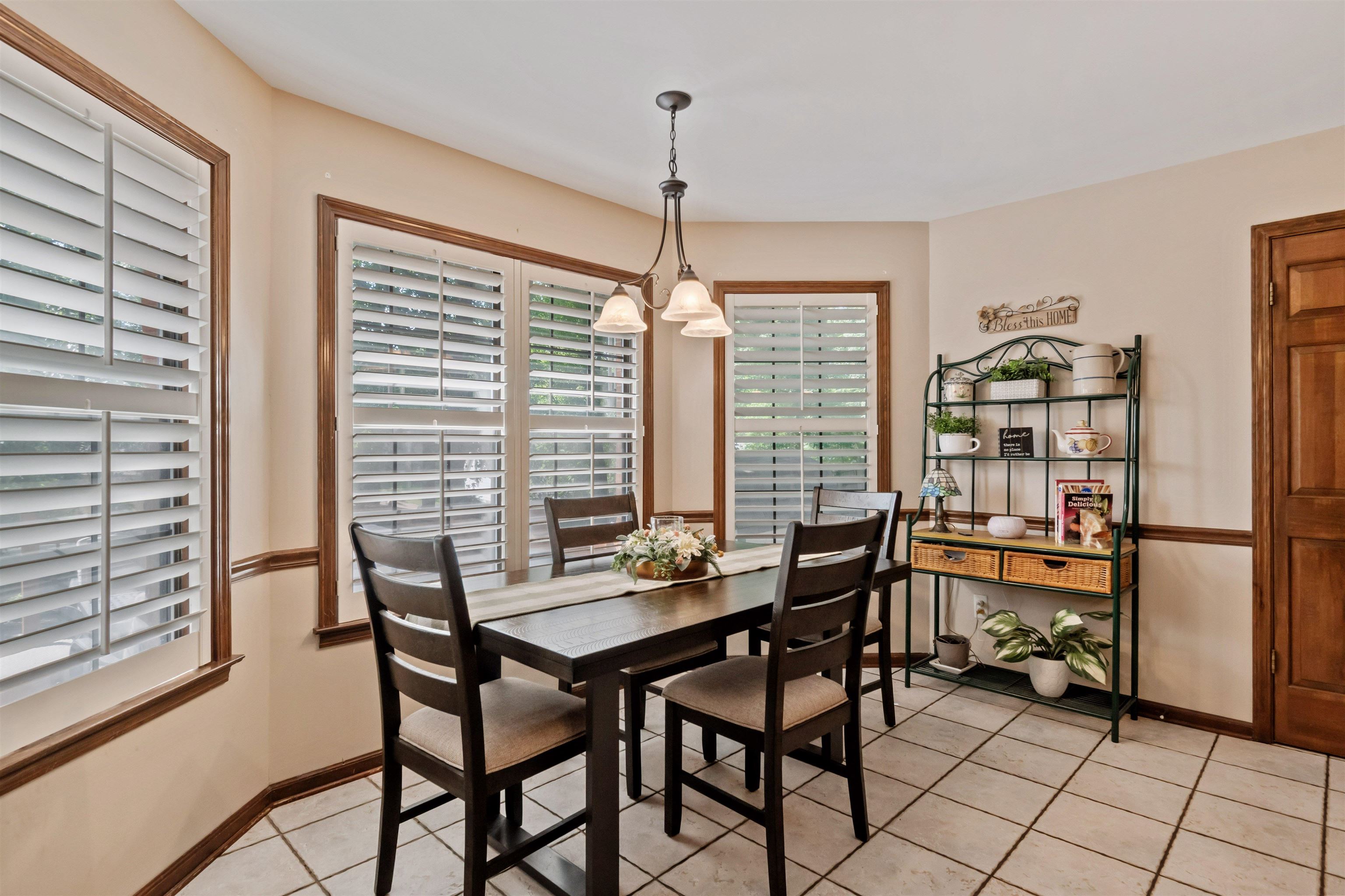 3845 Oak Forest Dr Property Photo 11