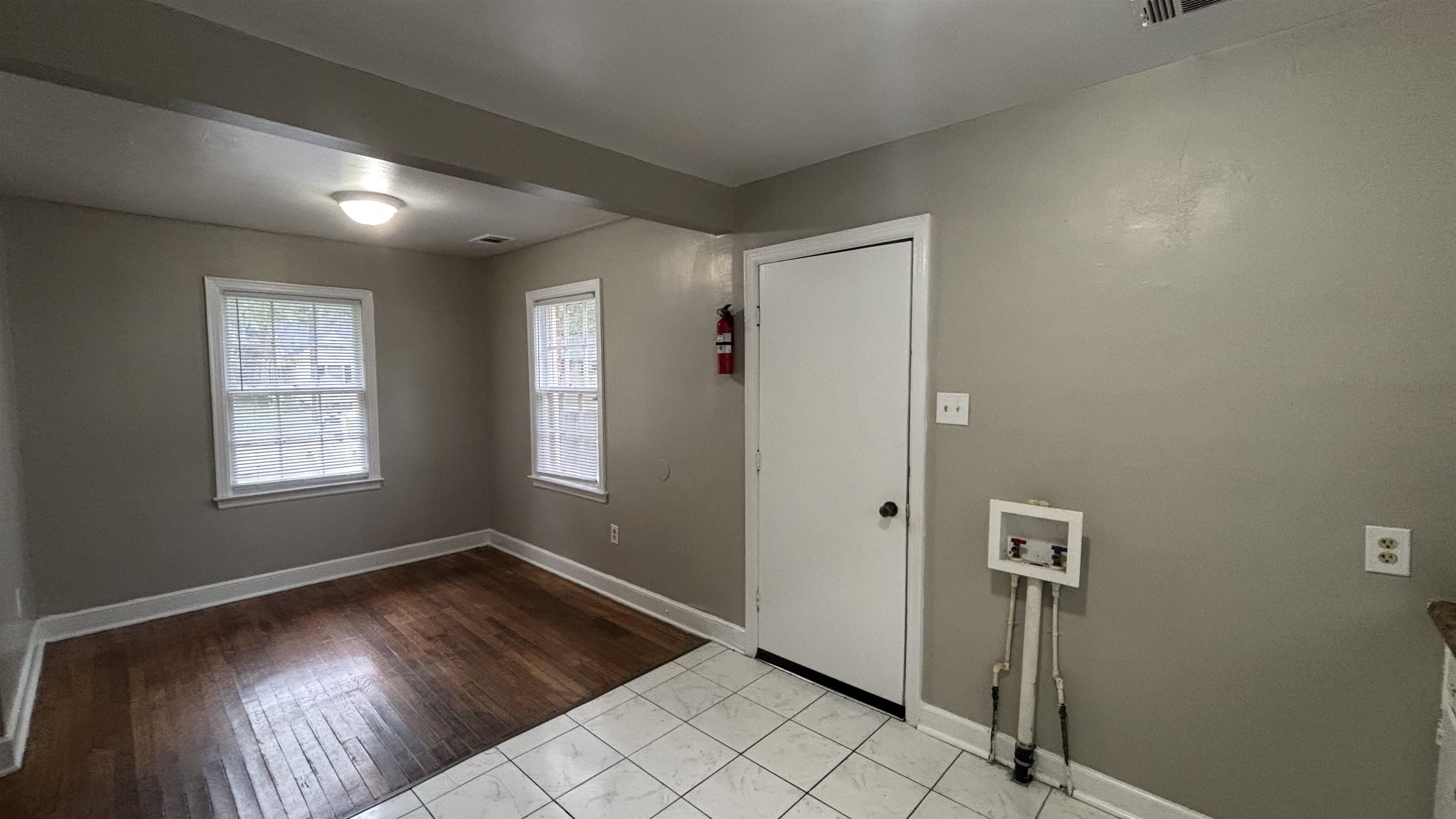 899 Chatwood St Property Photo 6