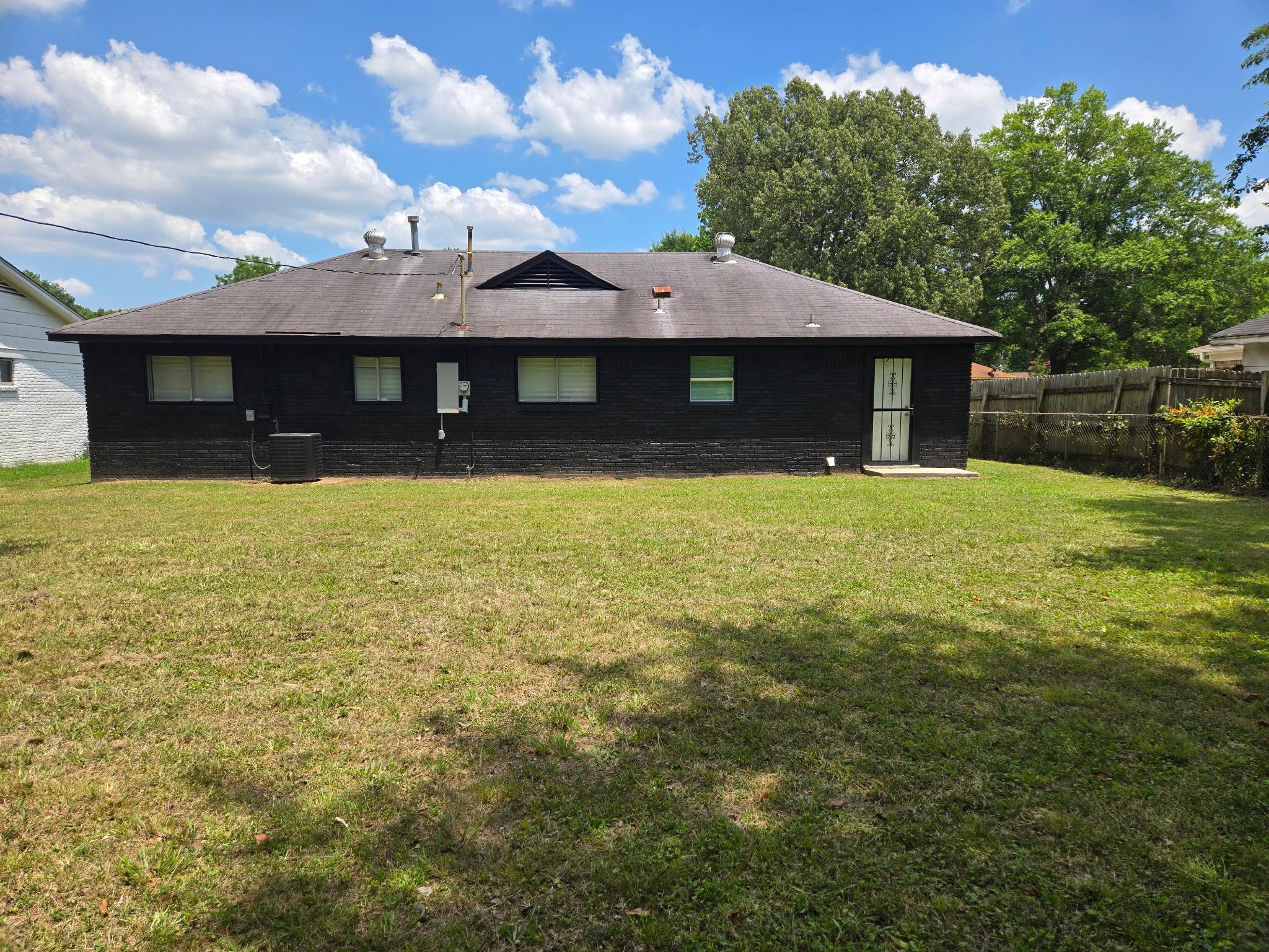 2889 Randy Cv Property Photo 4