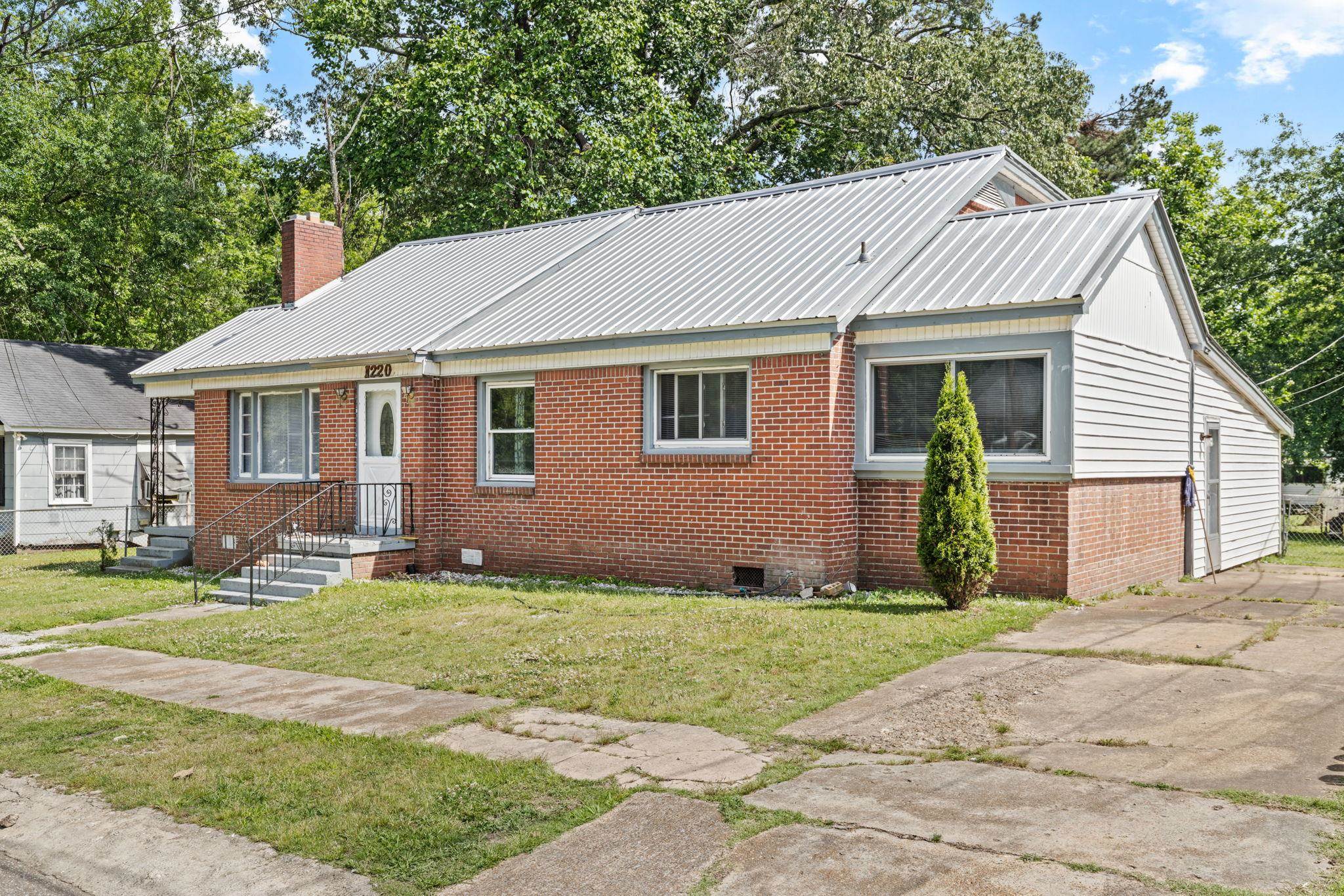 1220 Cruise St Property Photo 3
