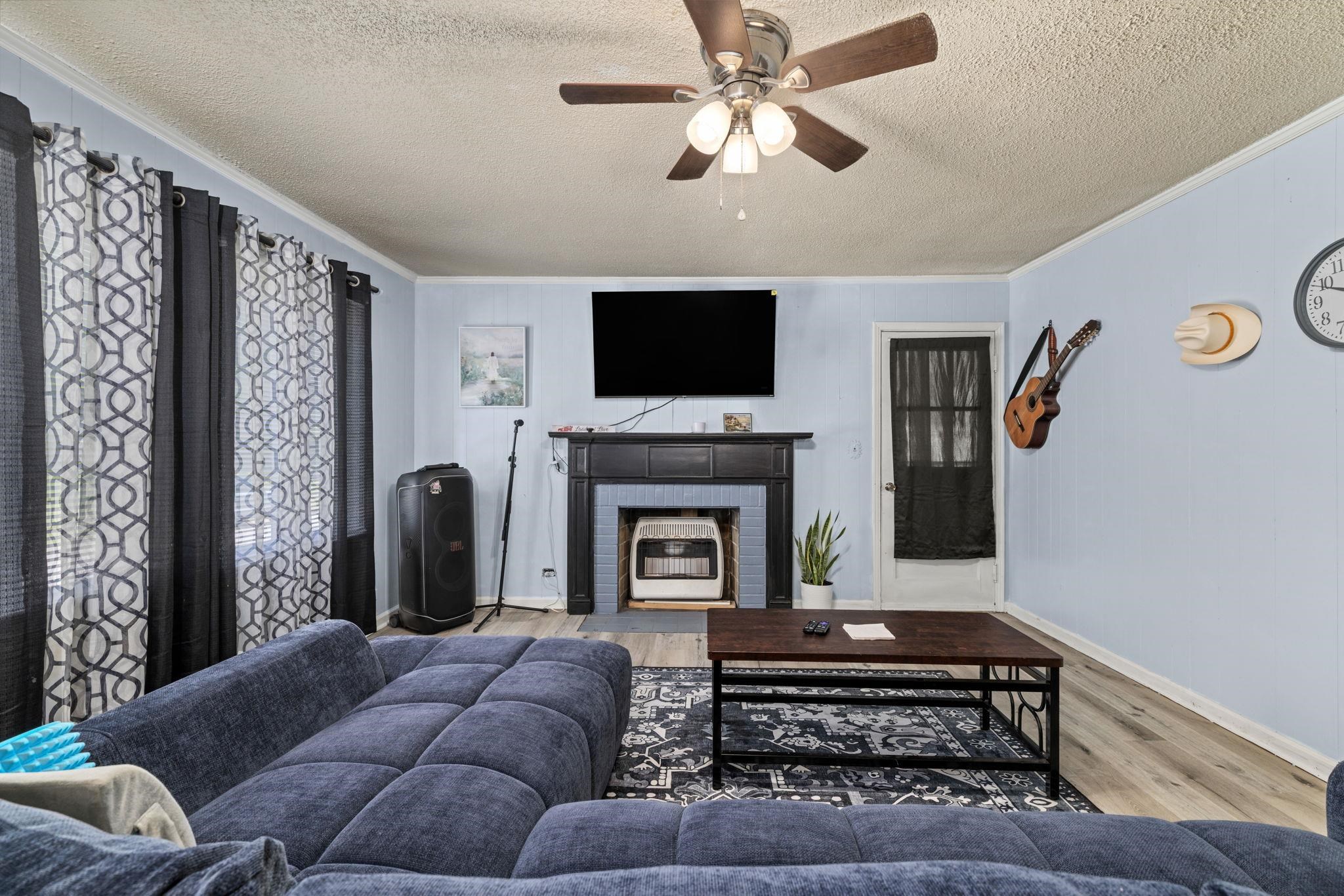 1220 Cruise St Property Photo 4