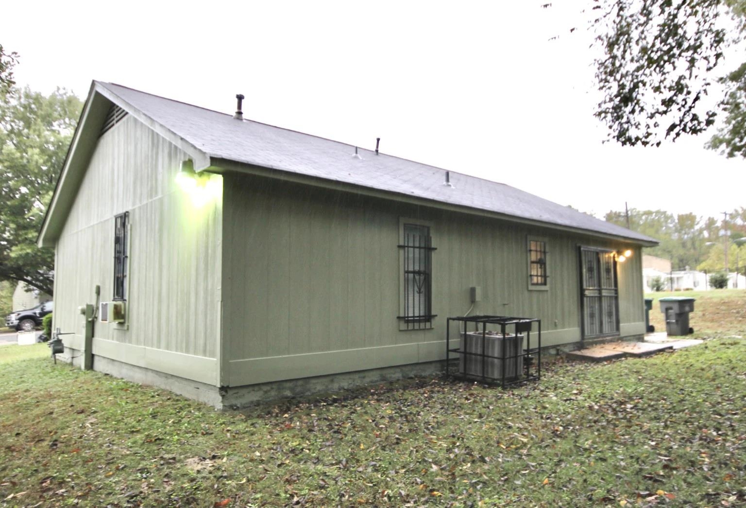 3878 Windermere Rd Property Photo 3