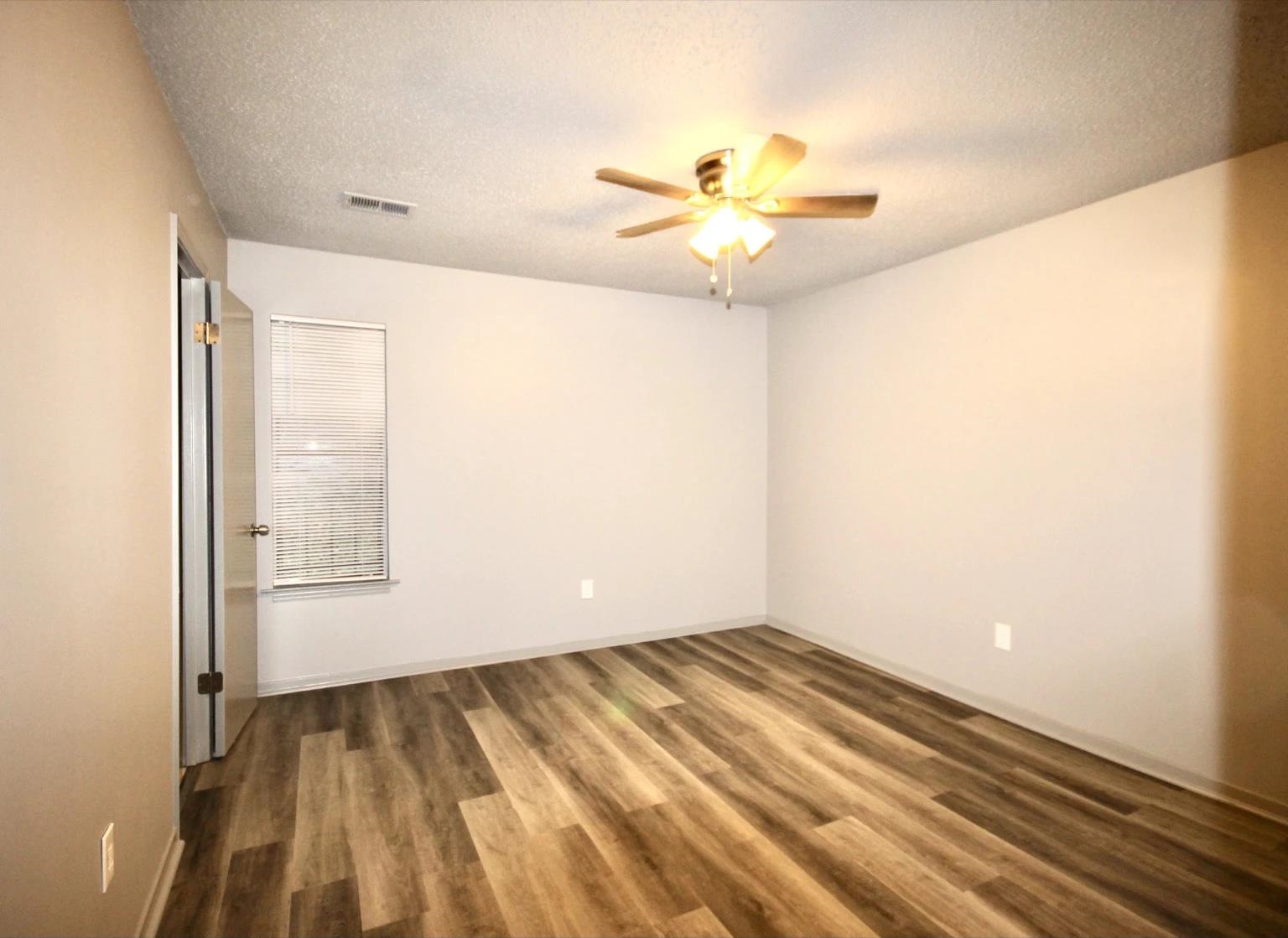3878 Windermere Rd Property Photo 10