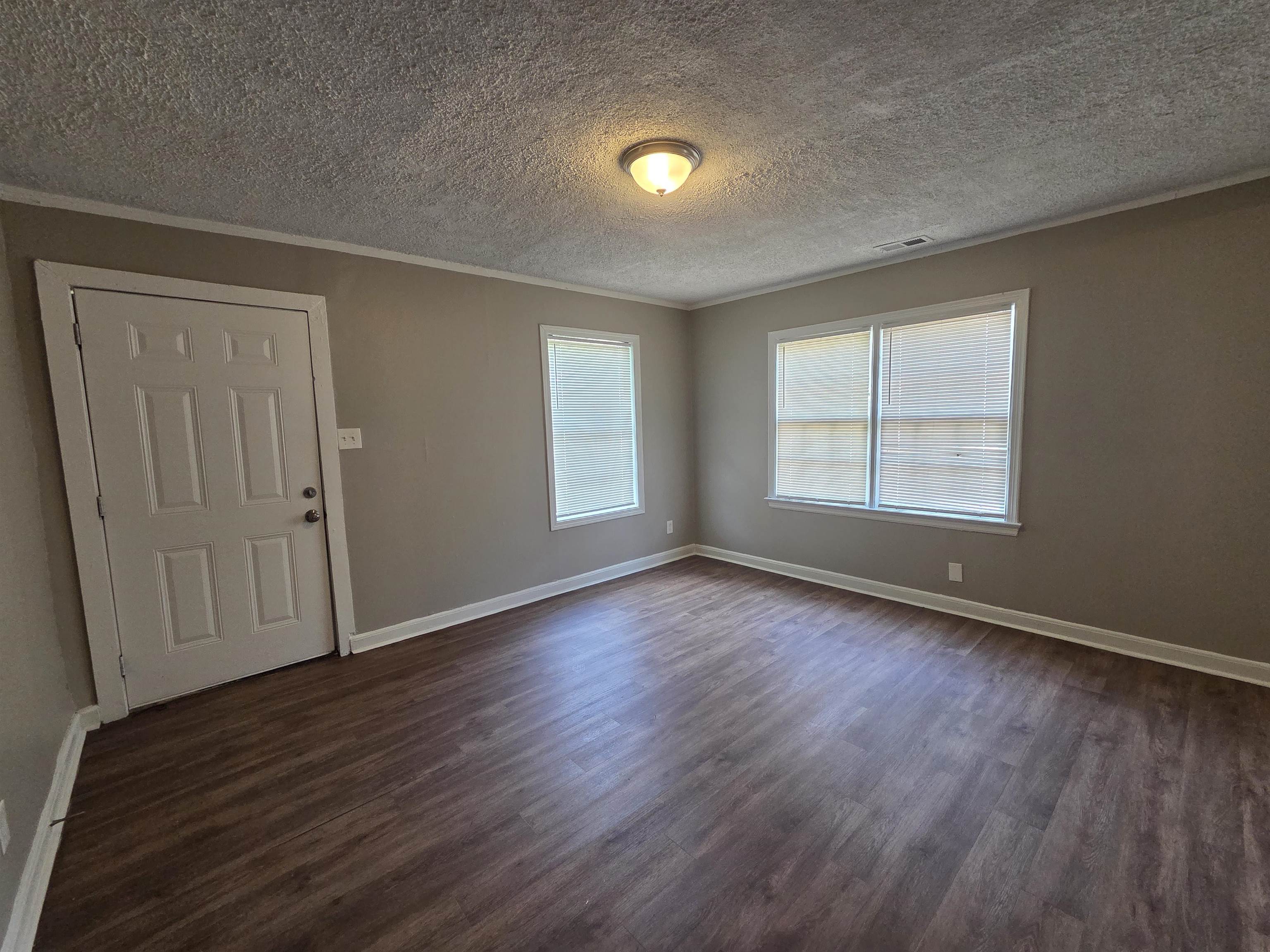 3487 Heckle Ave Property Photo 3