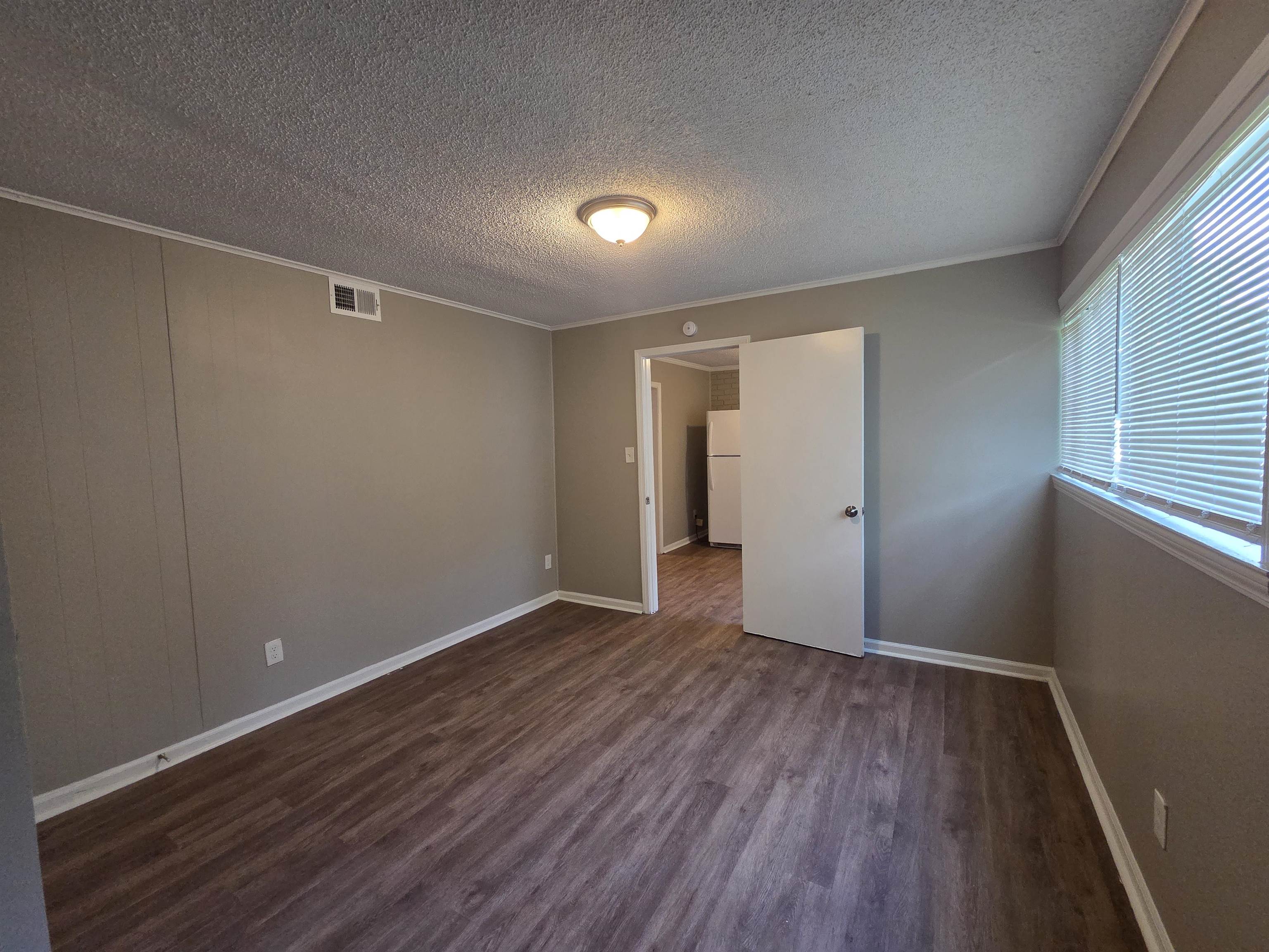 3487 Heckle Ave Property Photo 4