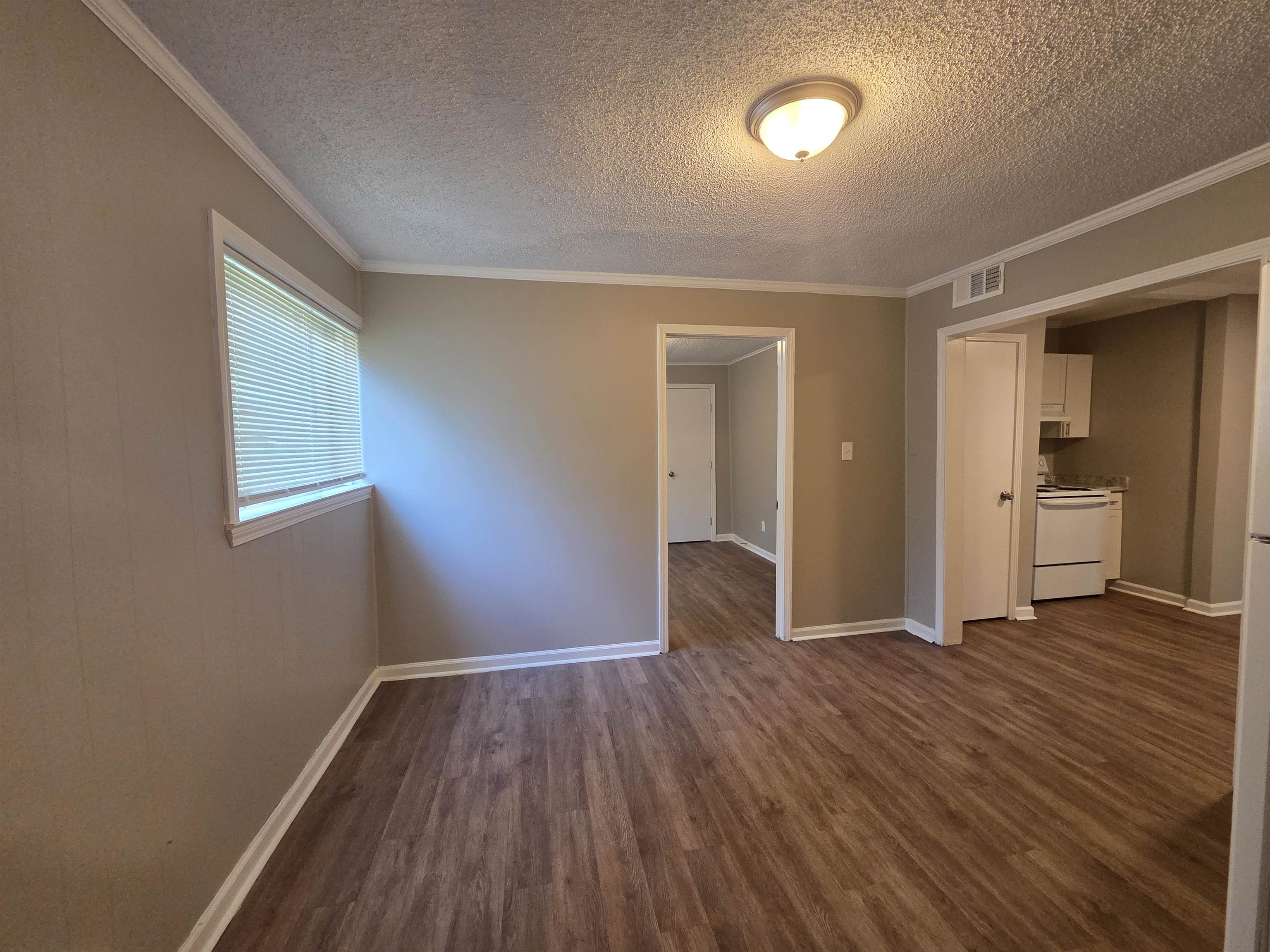 3487 Heckle Ave Property Photo 7