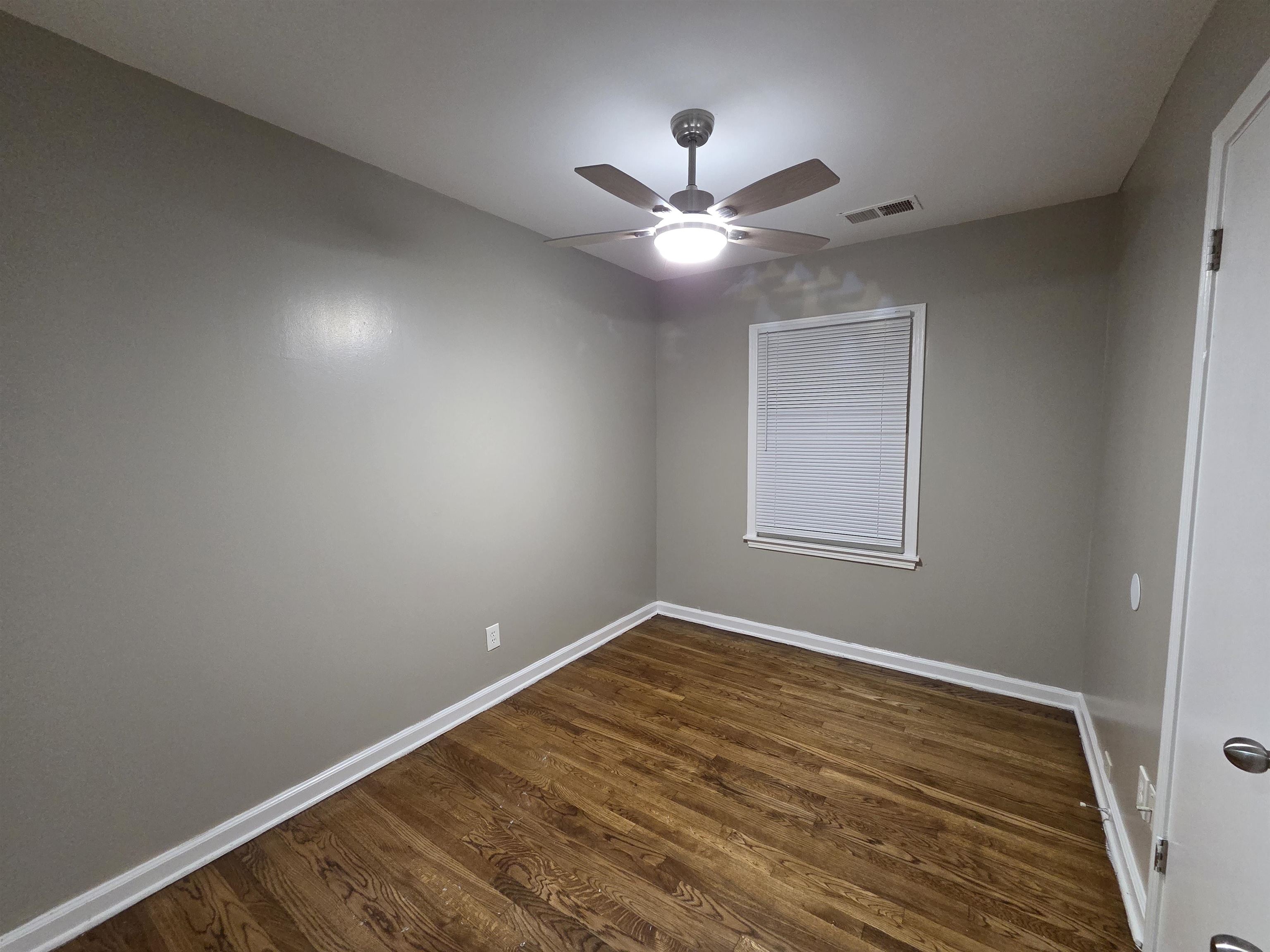 1706 Echles St Property Photo 8
