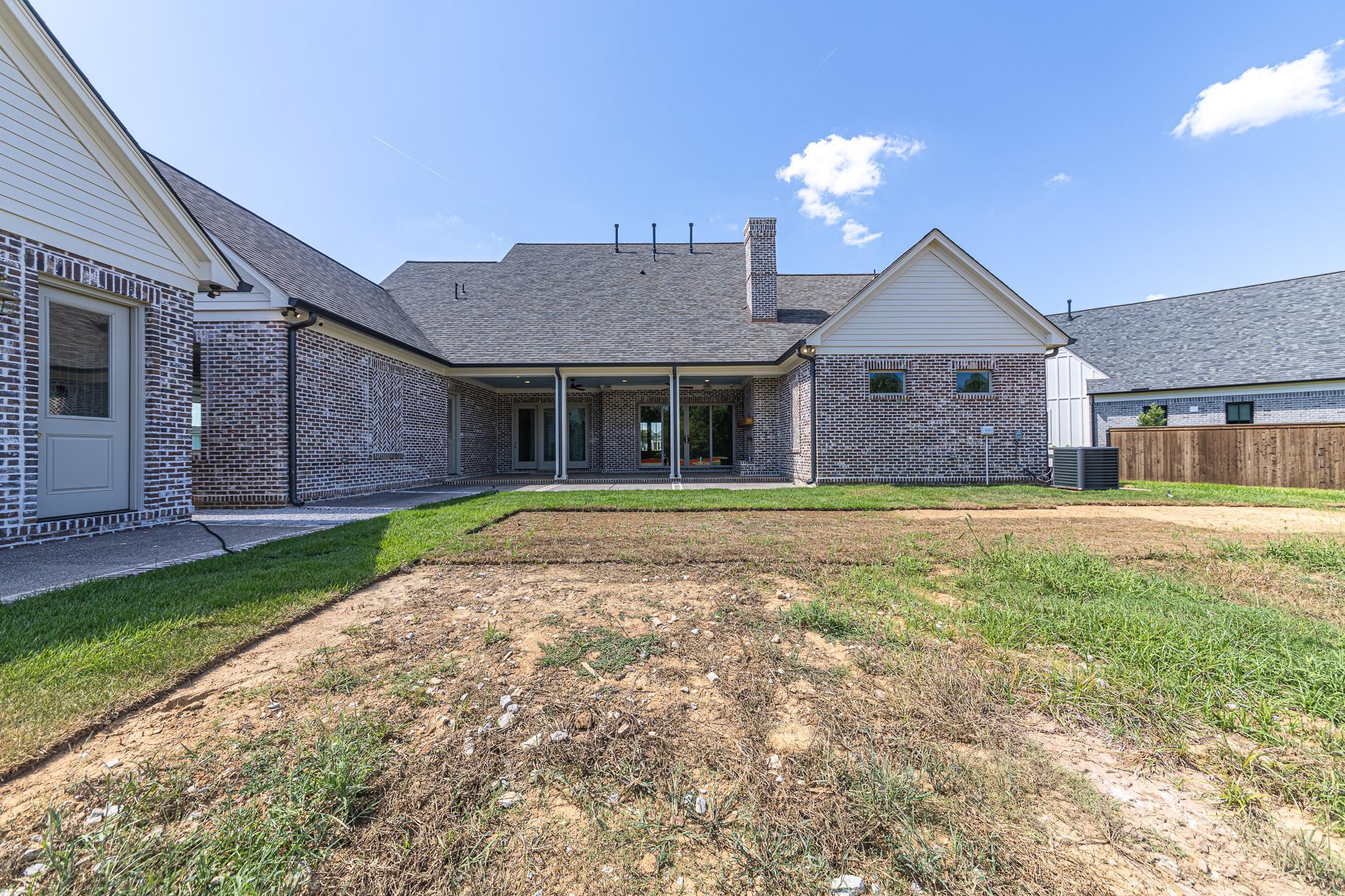 55 New Pond Rd Property Photo 3