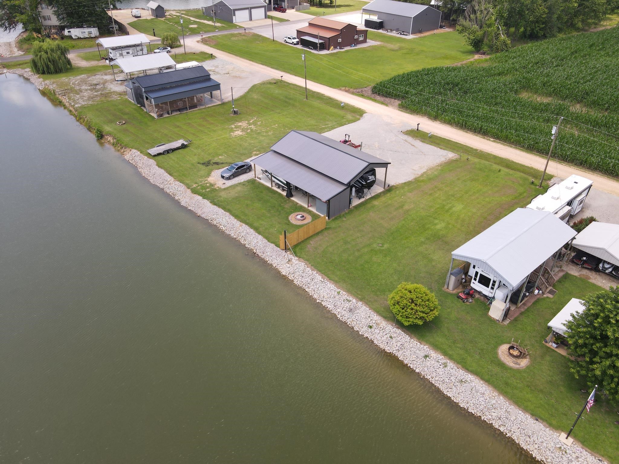 64 Retriever Loop Property Photo 4