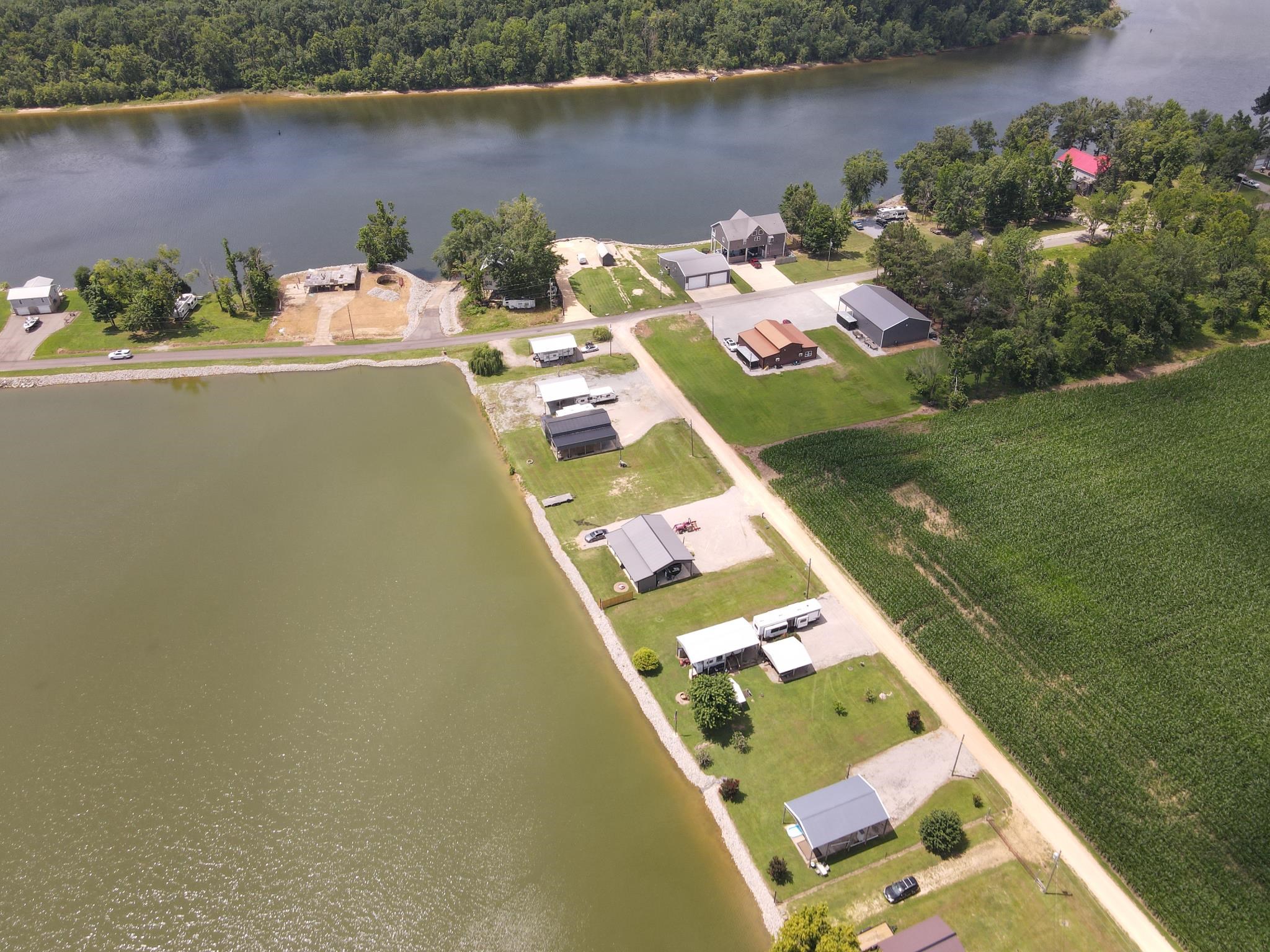 64 Retriever Loop Property Photo 8