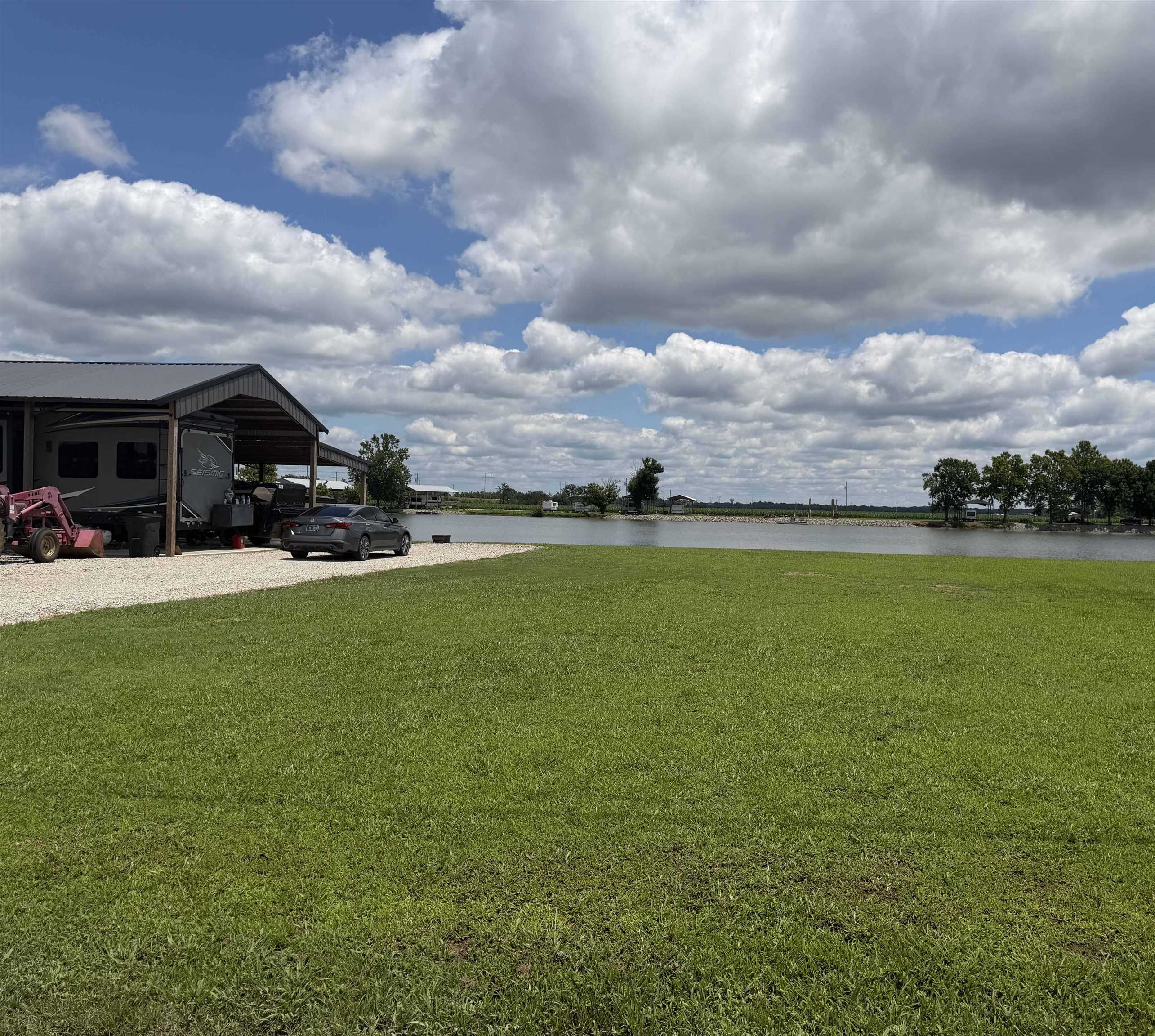 64 Retriever Loop Property Photo 9