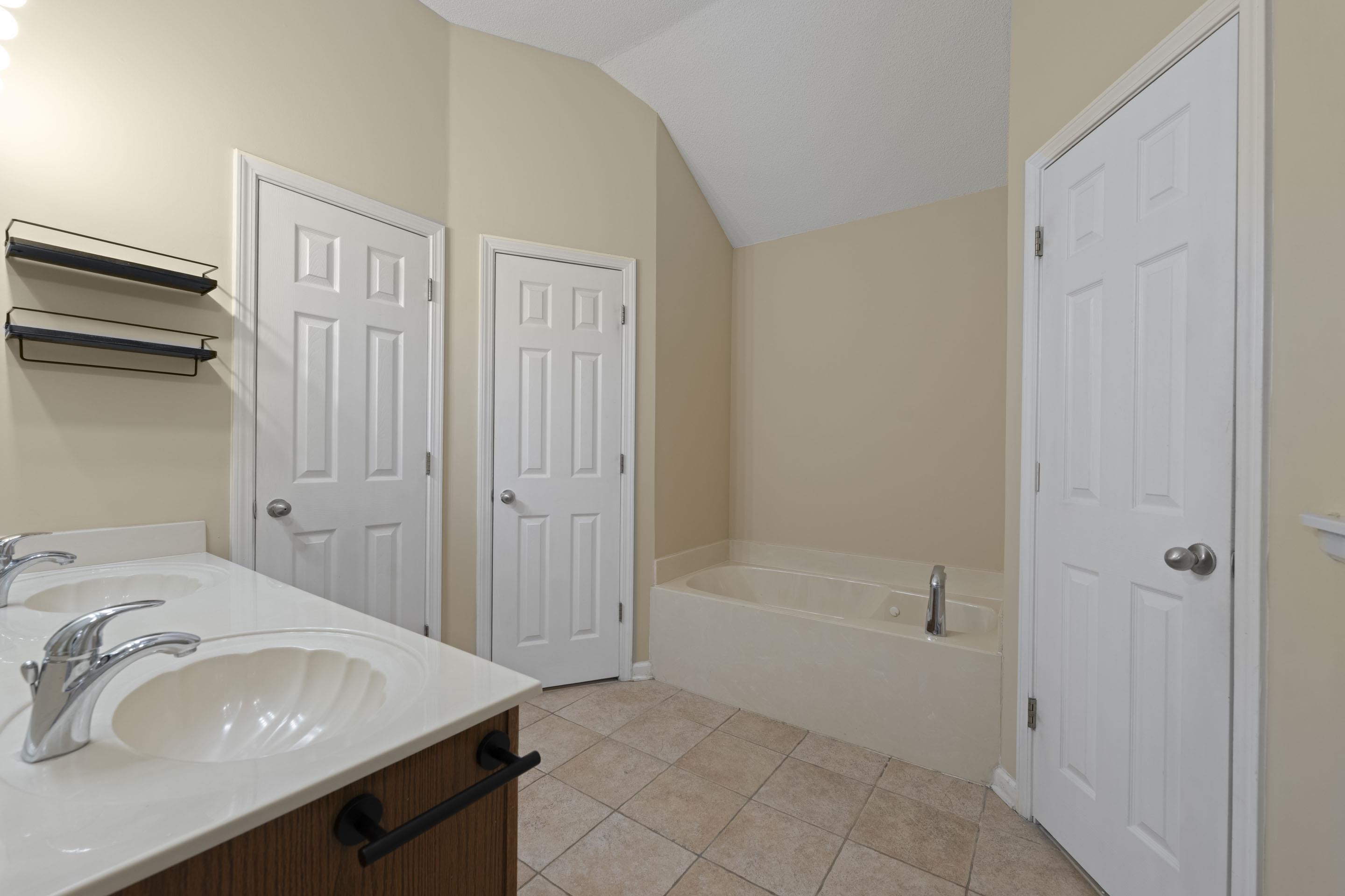 1030 W Montebello Cir Property Photo 21