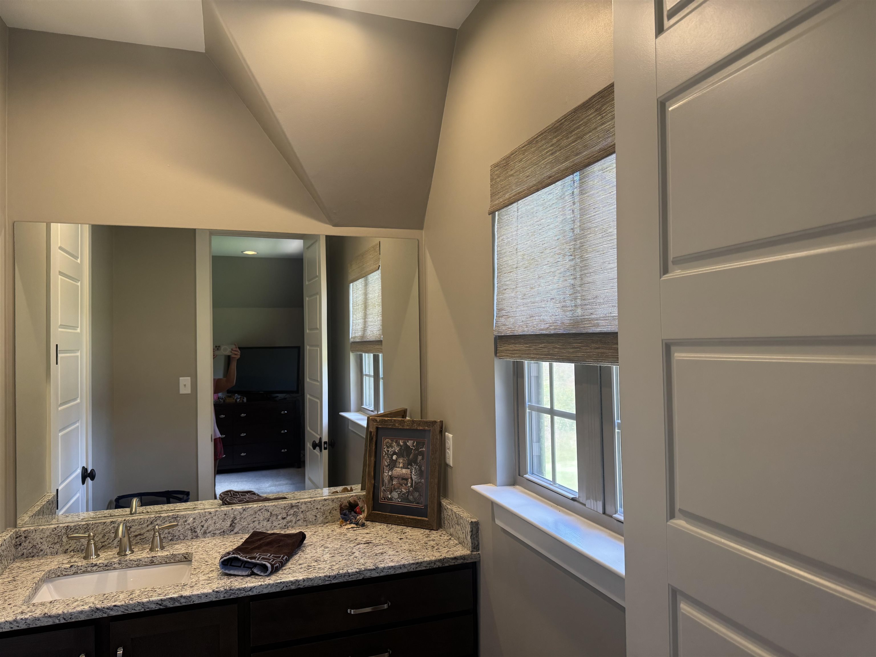 10879 Latting Rd Property Photo 28