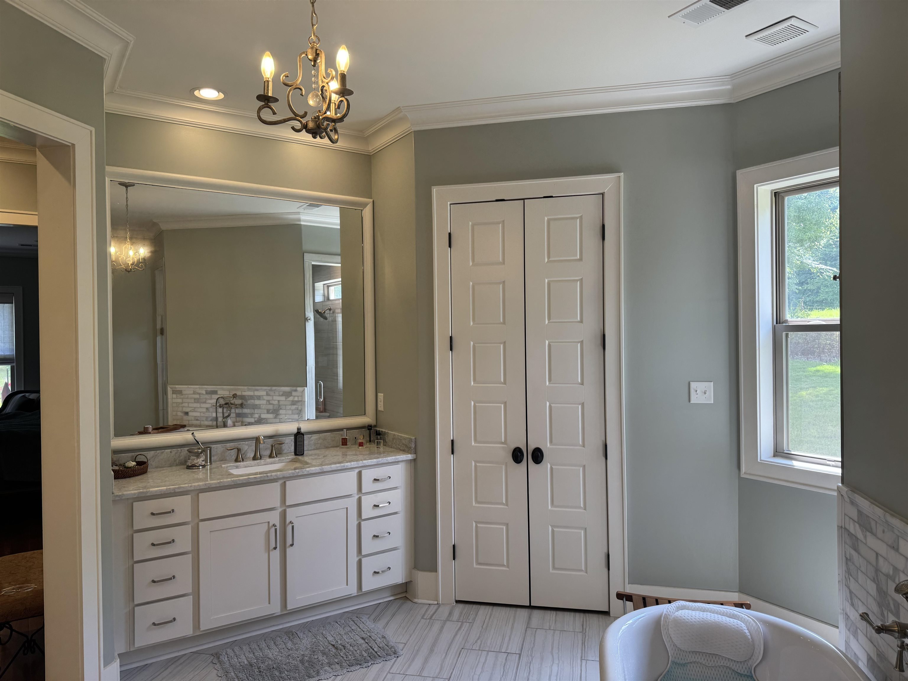 10879 Latting Rd Property Photo 36