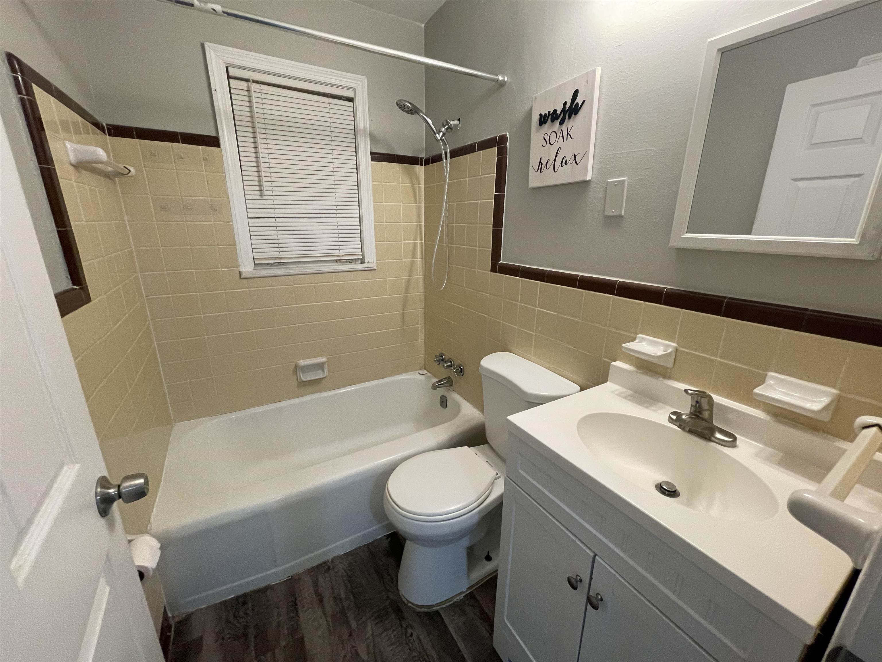 1864 Macaulay Ave Property Photo 16