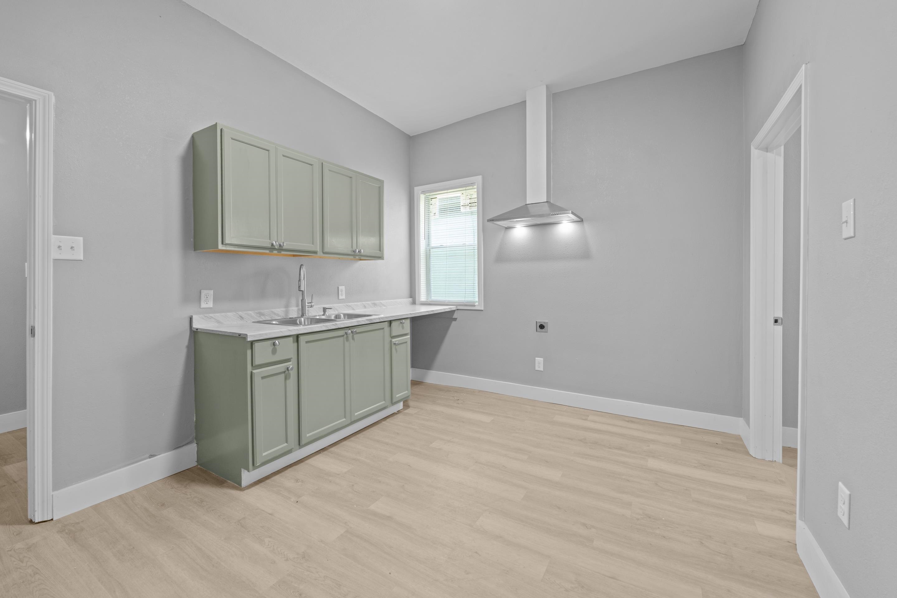 1181 Coker Ave Property Photo 3