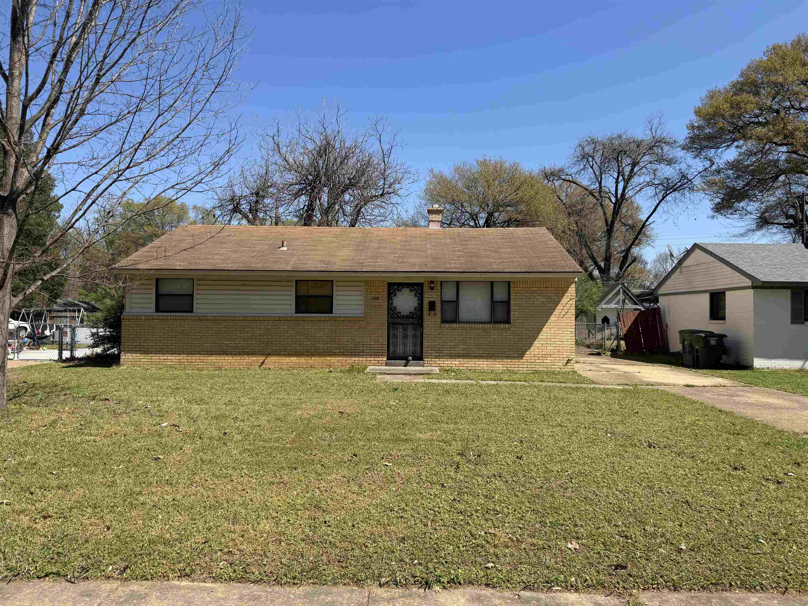 1068 Buckner Rd Property Photo 2