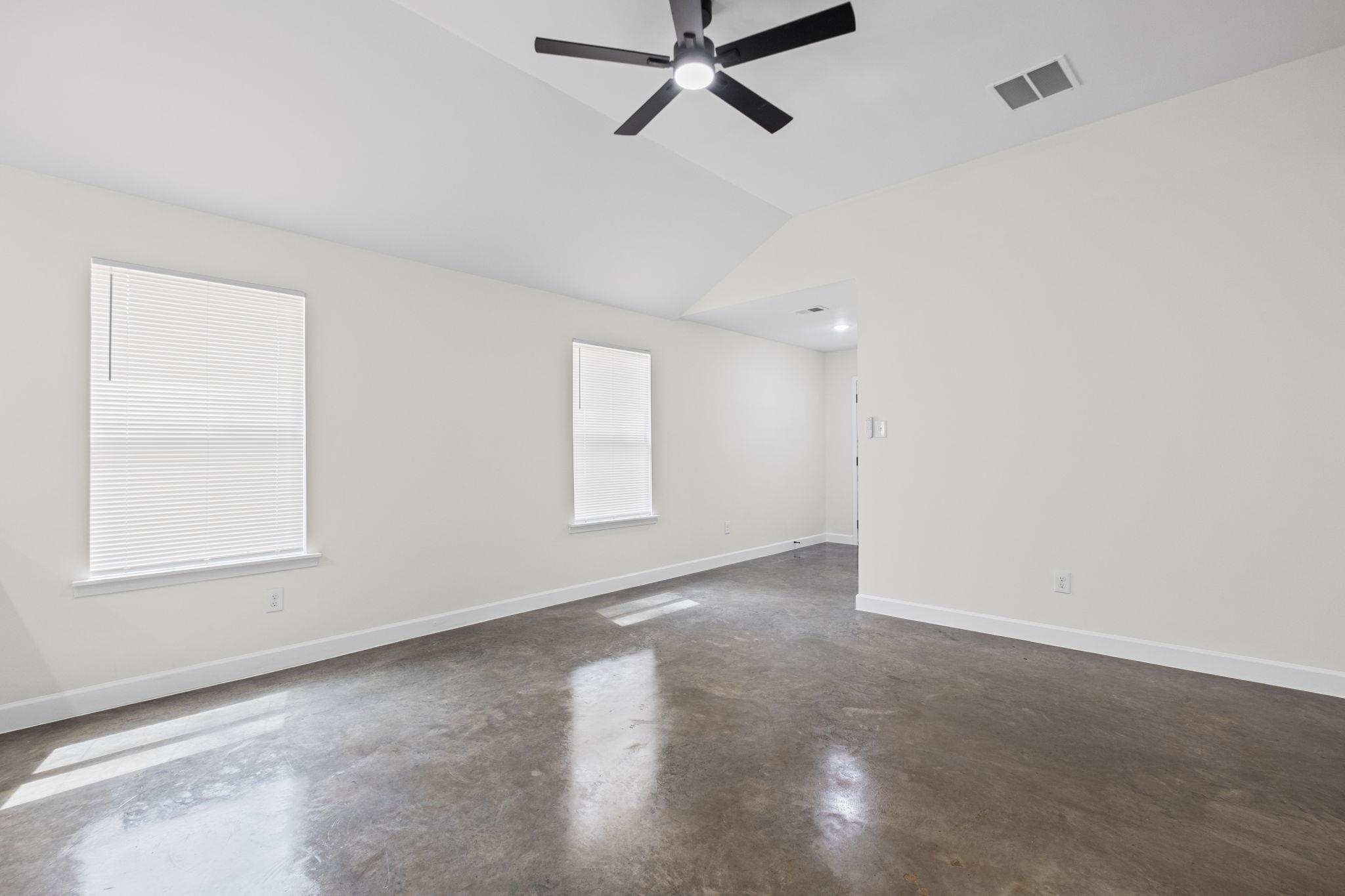3294 E Oak Side Dr Property Photo 2