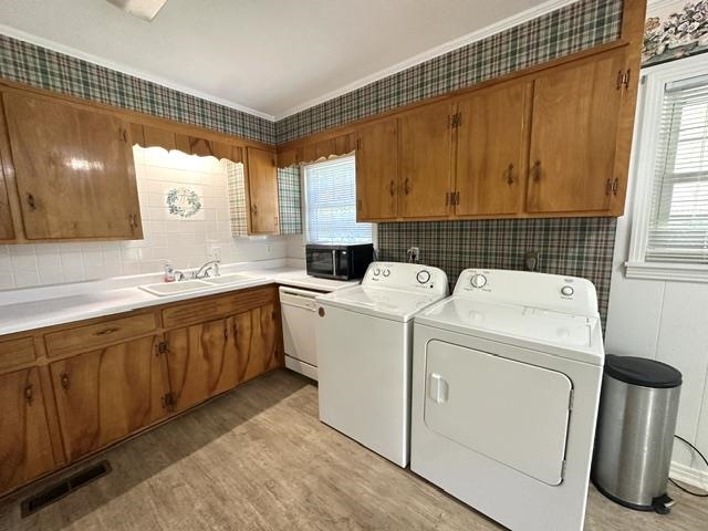 15 Pine St Property Photo 4