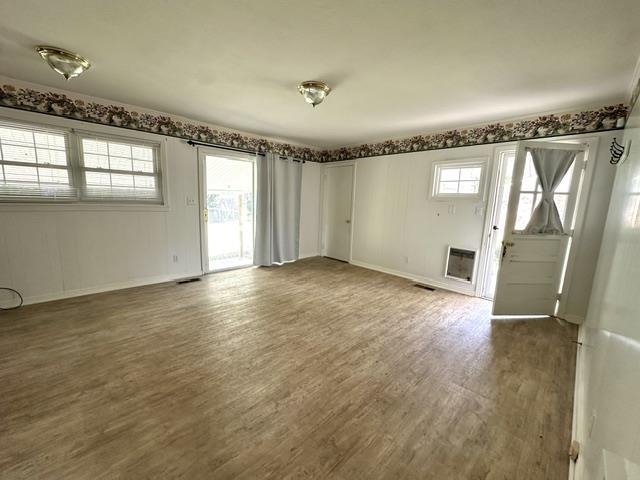 15 Pine St Property Photo 6