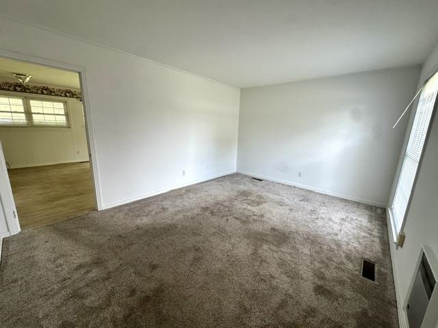 15 Pine St Property Photo 7