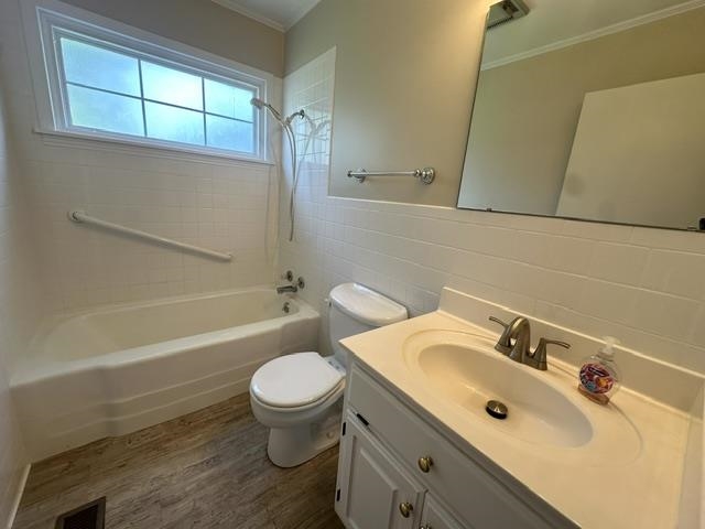 15 Pine St Property Photo 12