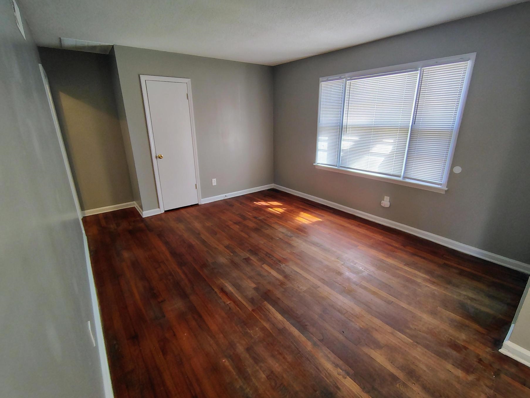 1688 Haywood Ave Property Photo 3