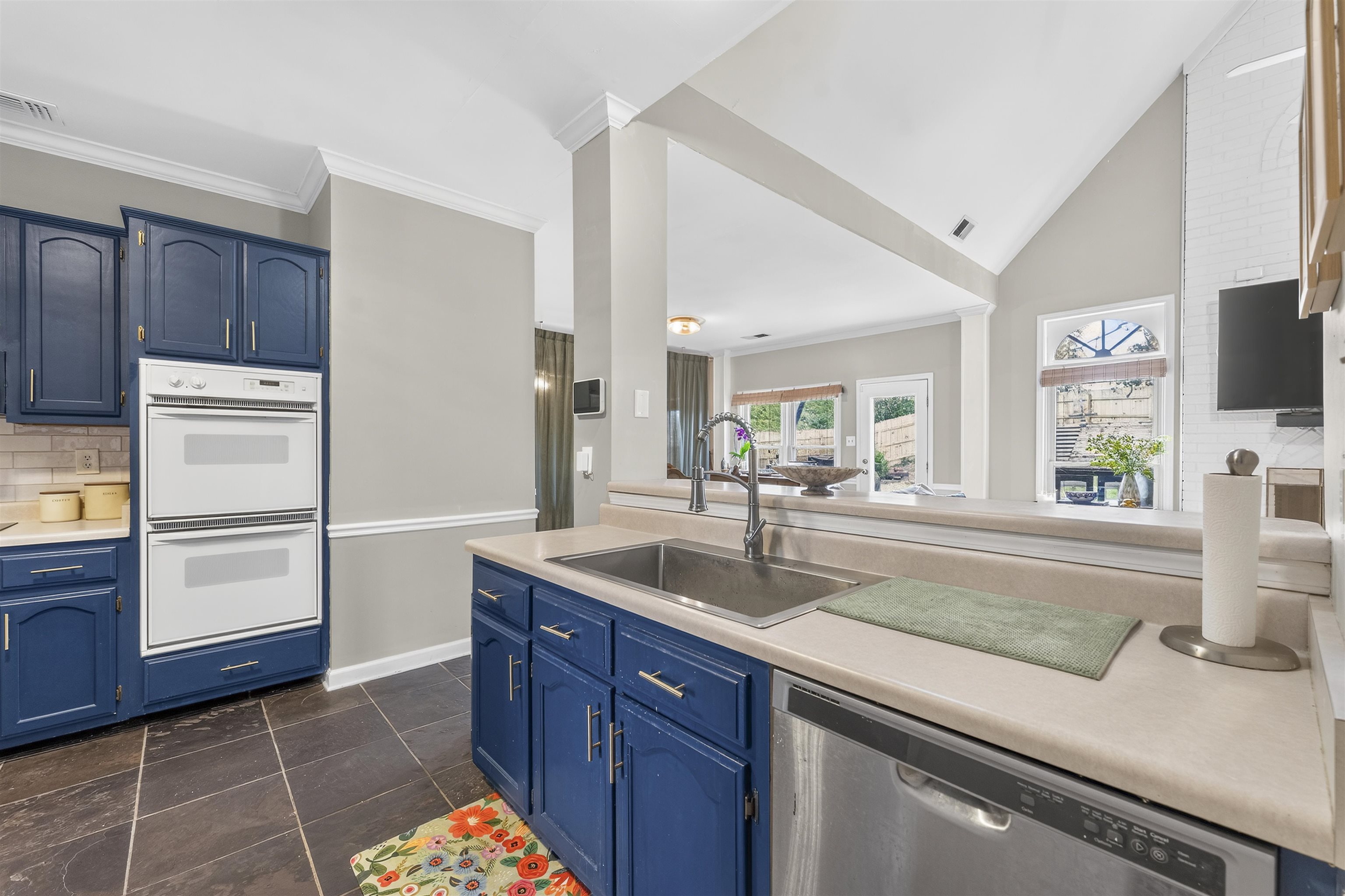 9045 Chimneyrock Blvd Property Photo 10