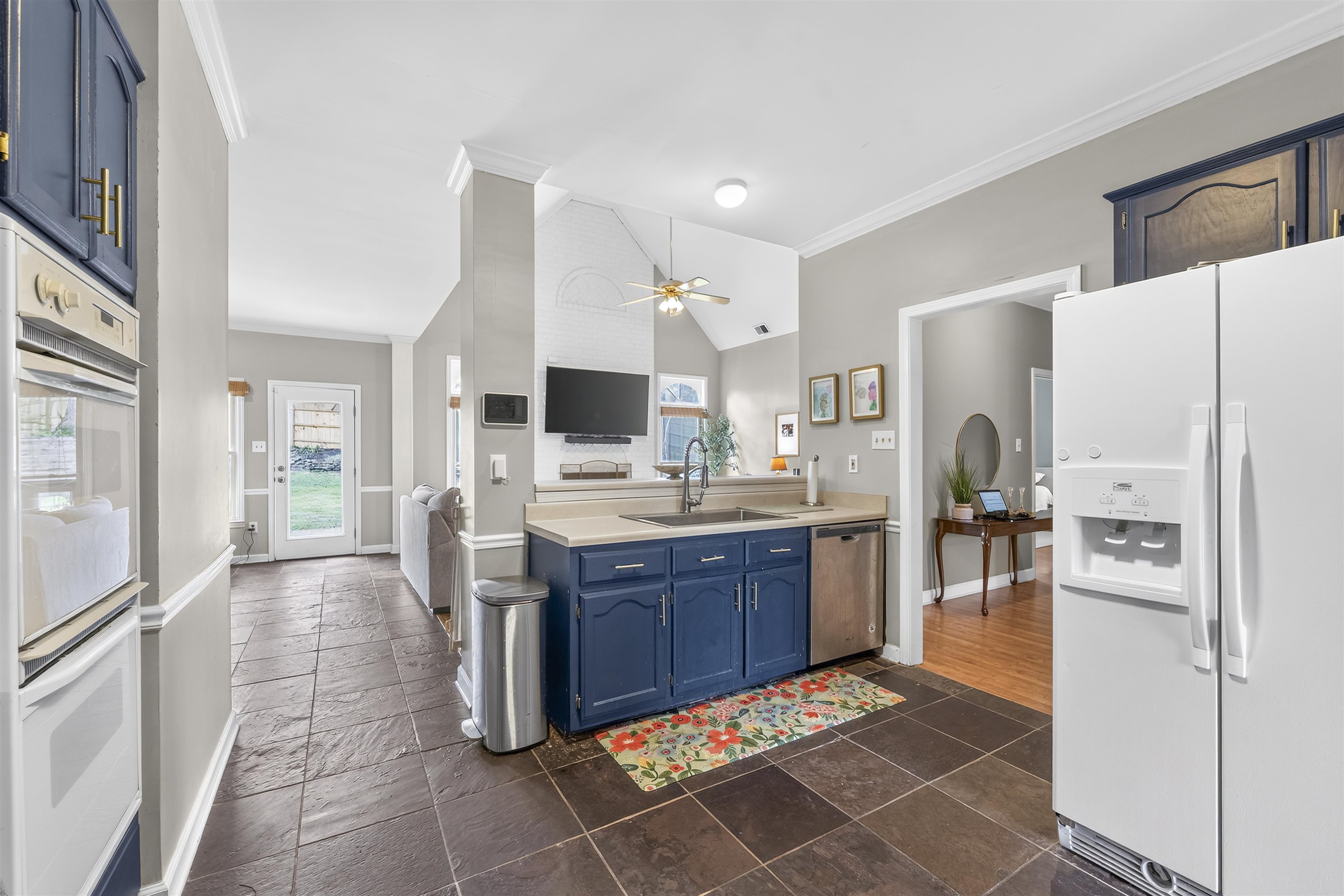 9045 Chimneyrock Blvd Property Photo 13
