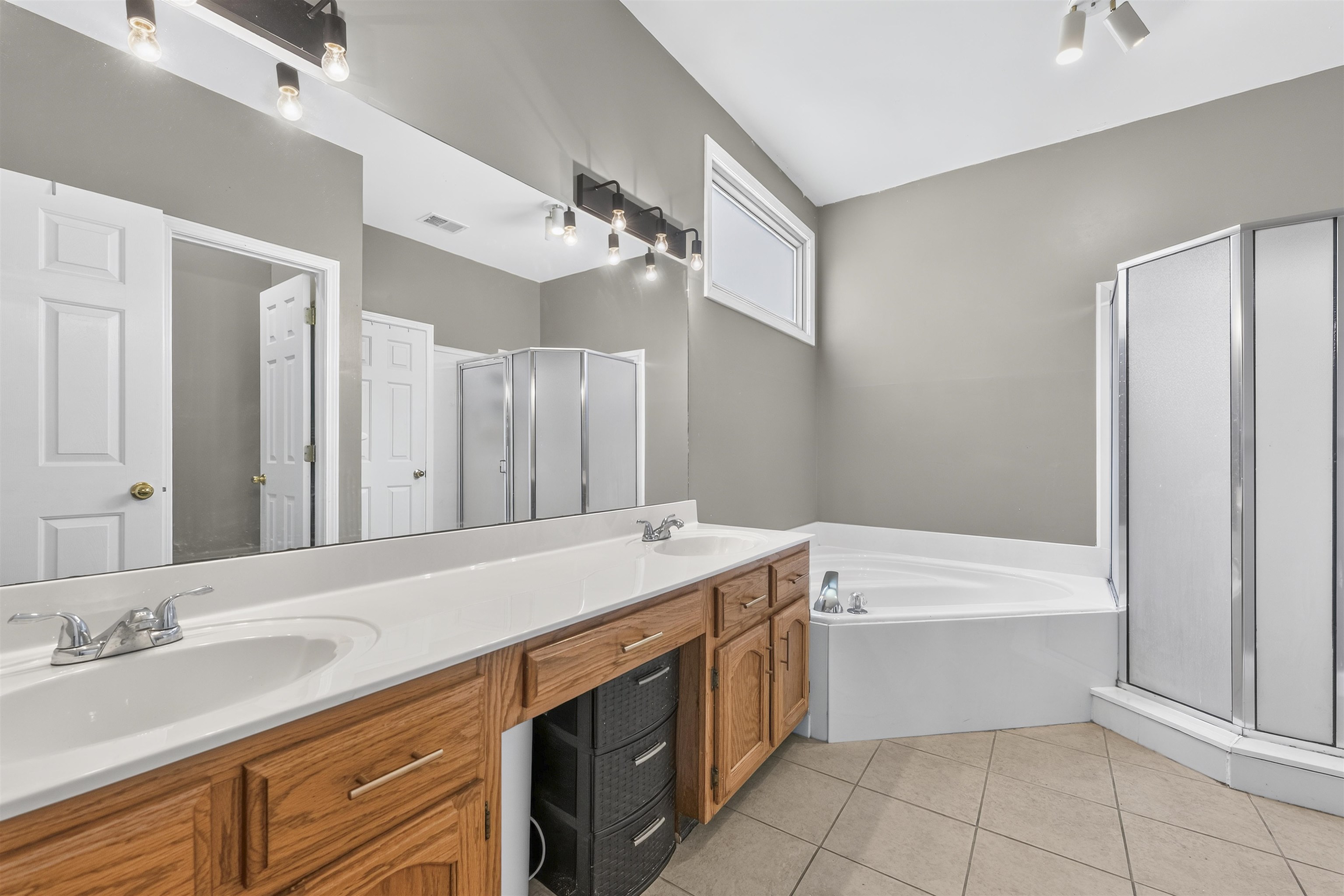 9045 Chimneyrock Blvd Property Photo 16