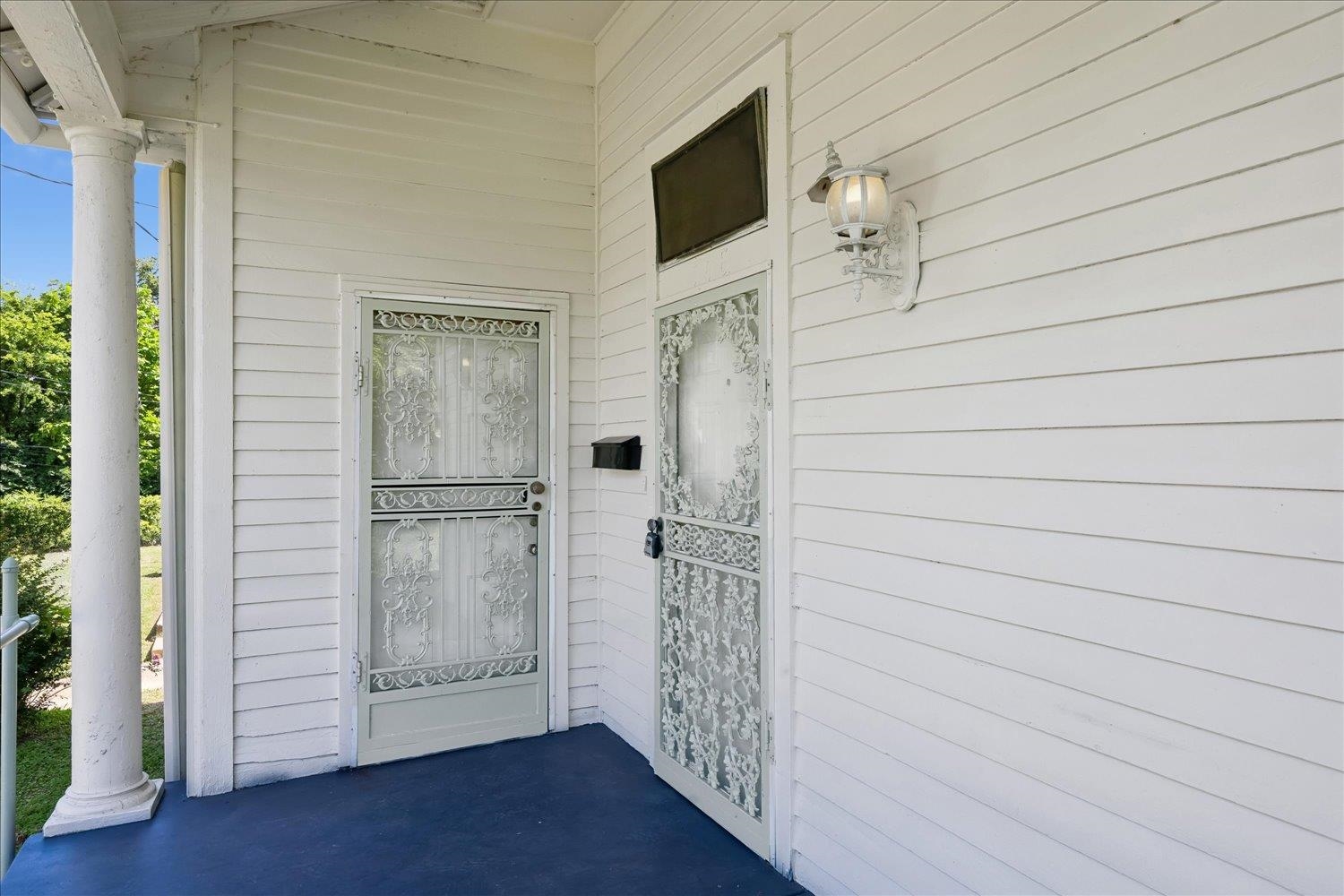 748 Breedlove St Property Photo 4