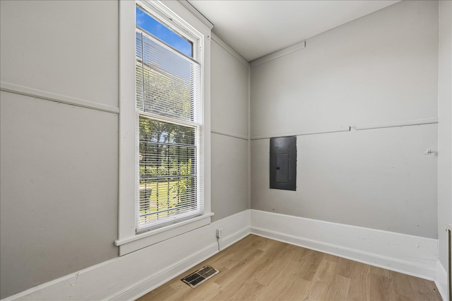 748 Breedlove St Property Photo 14
