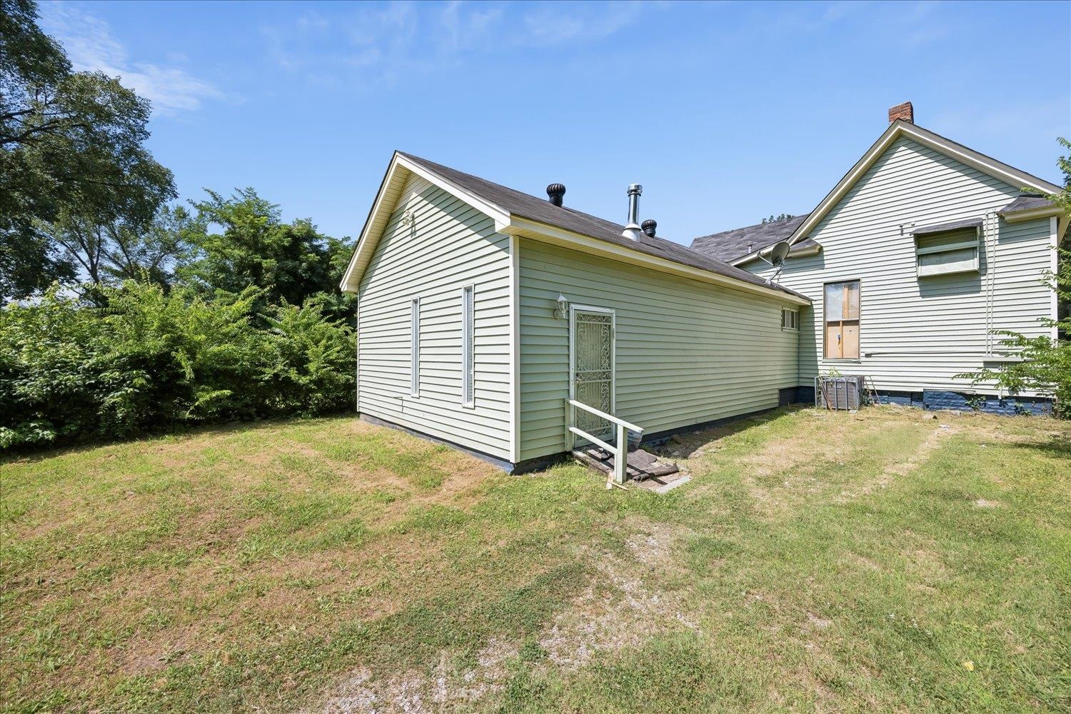 748 Breedlove St Property Photo 27