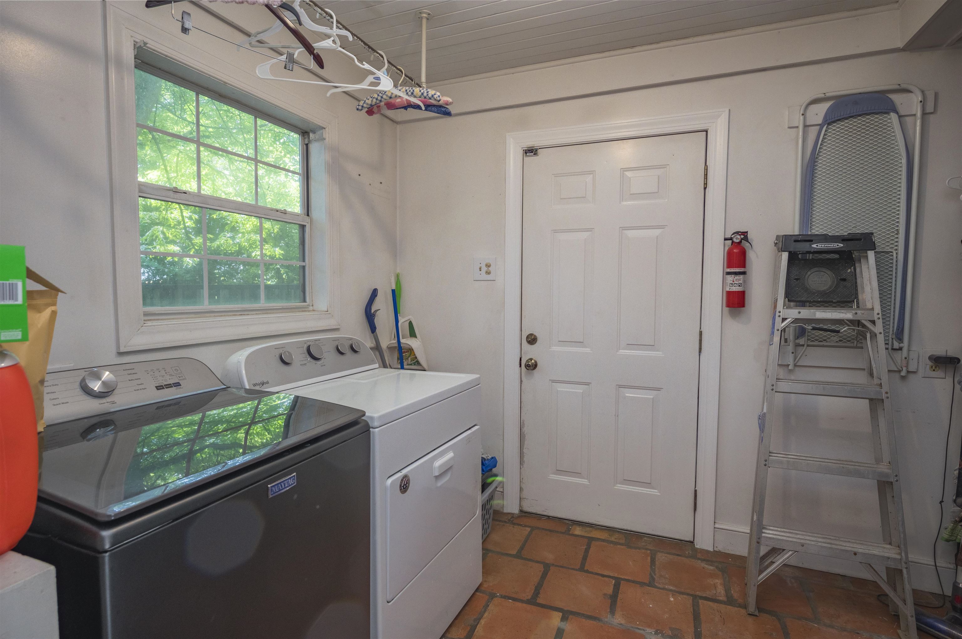 3575 Galloway Ave Property Photo 5