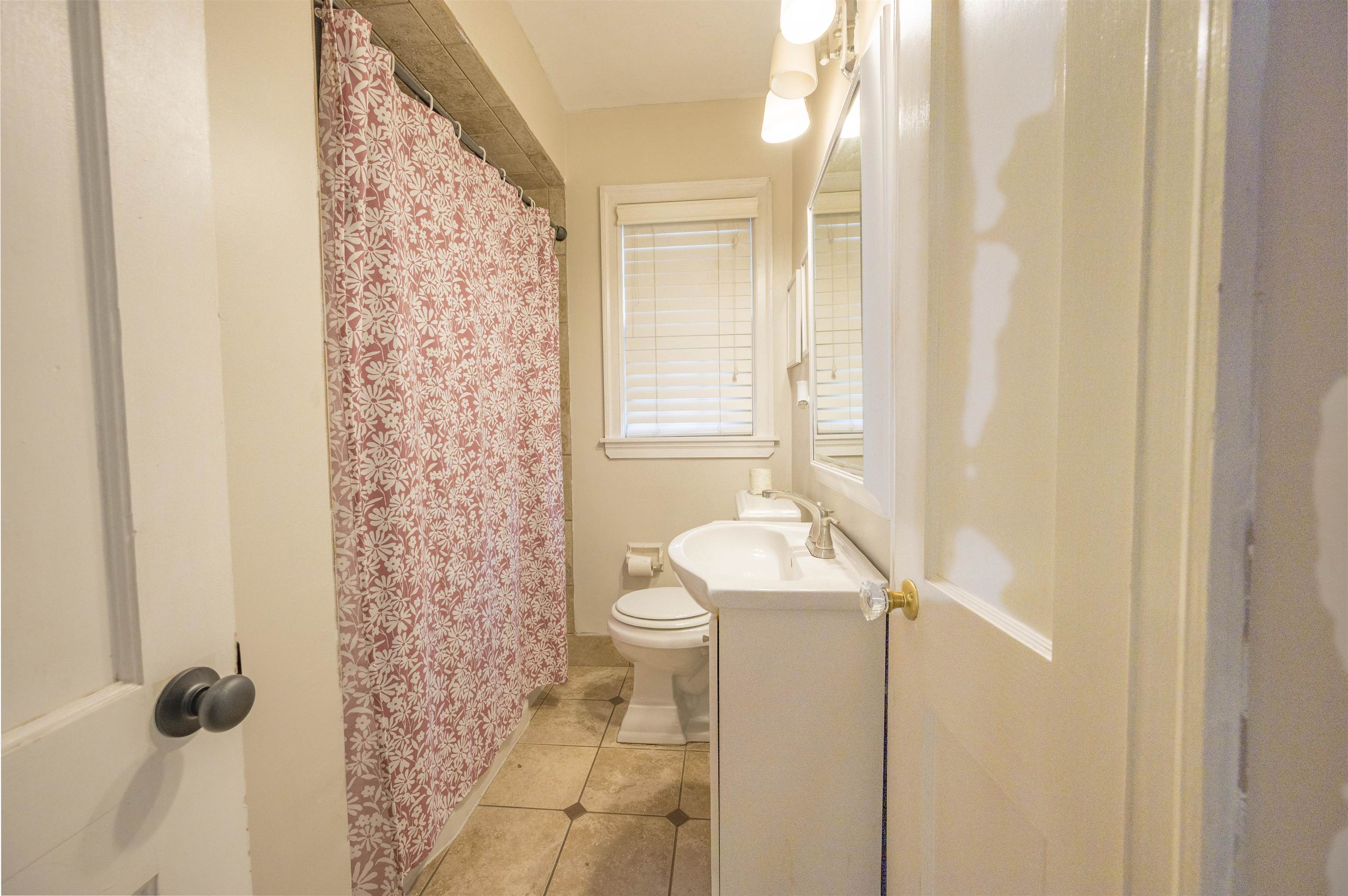 3575 Galloway Ave Property Photo 6