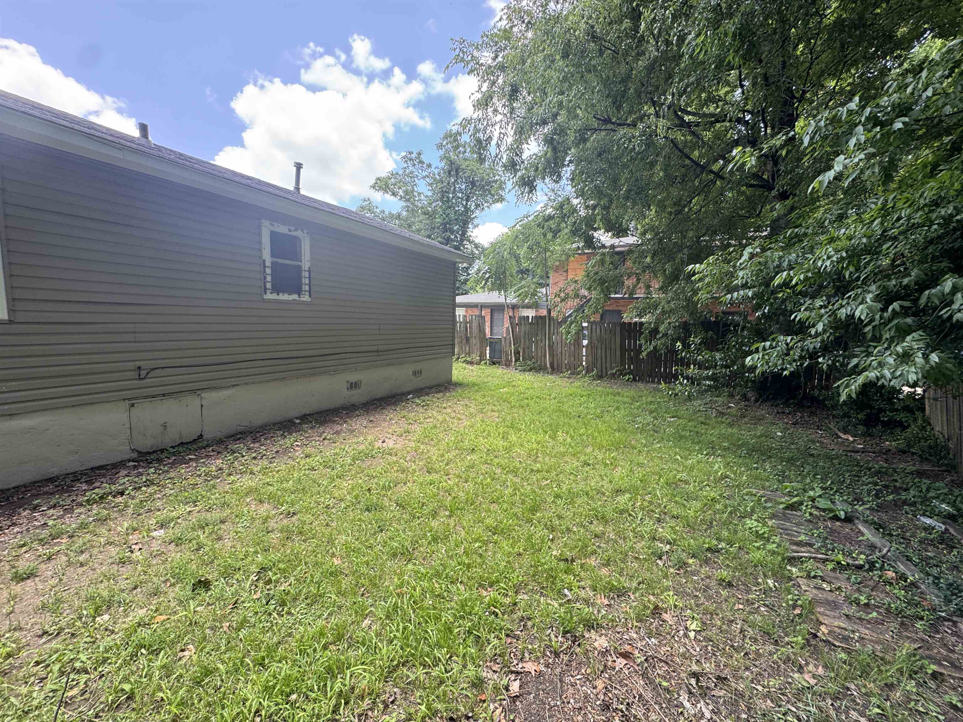736 St Paul Ave Property Photo 14