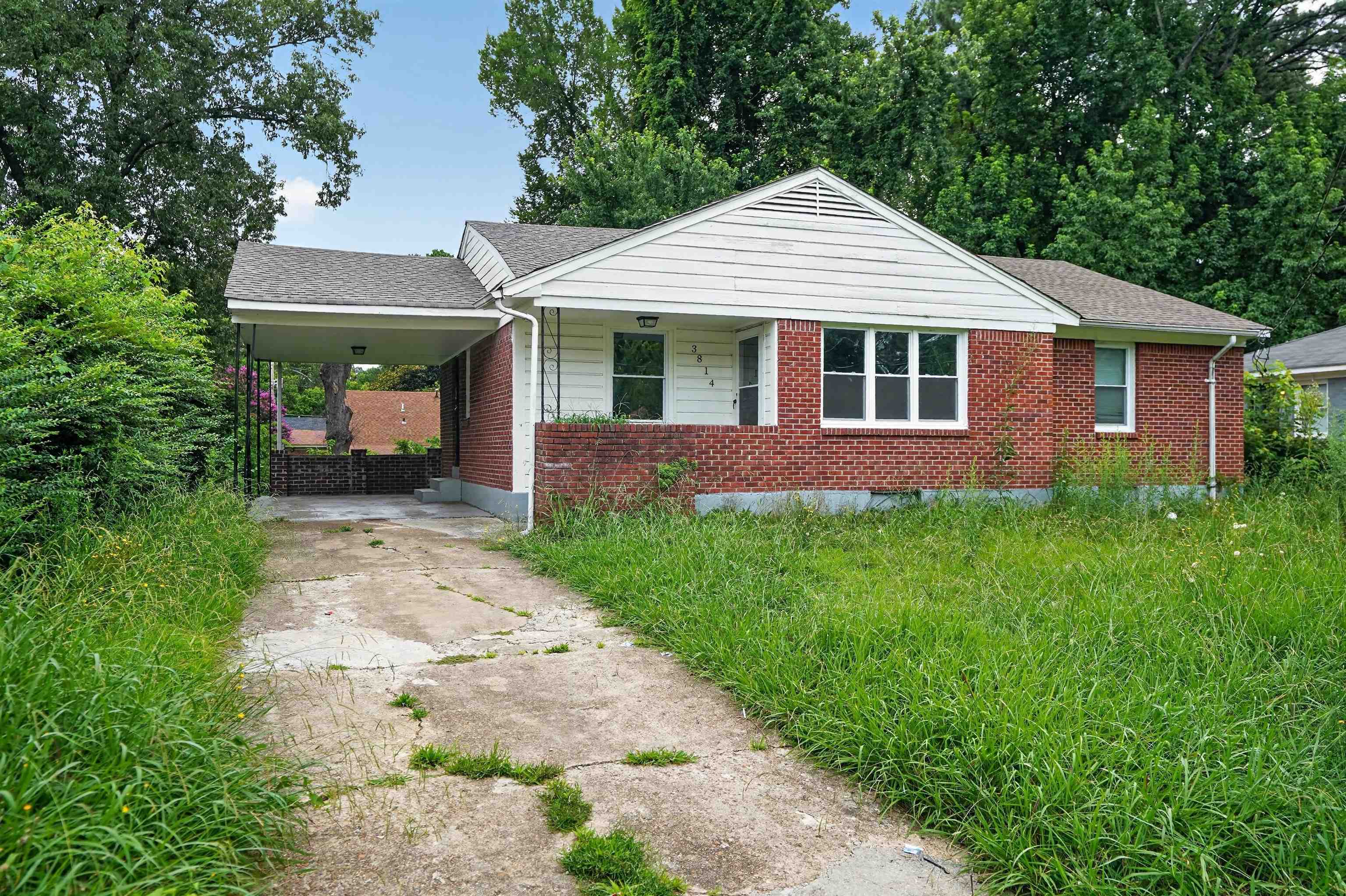 3814 Windcrest Rd Property Photo 2