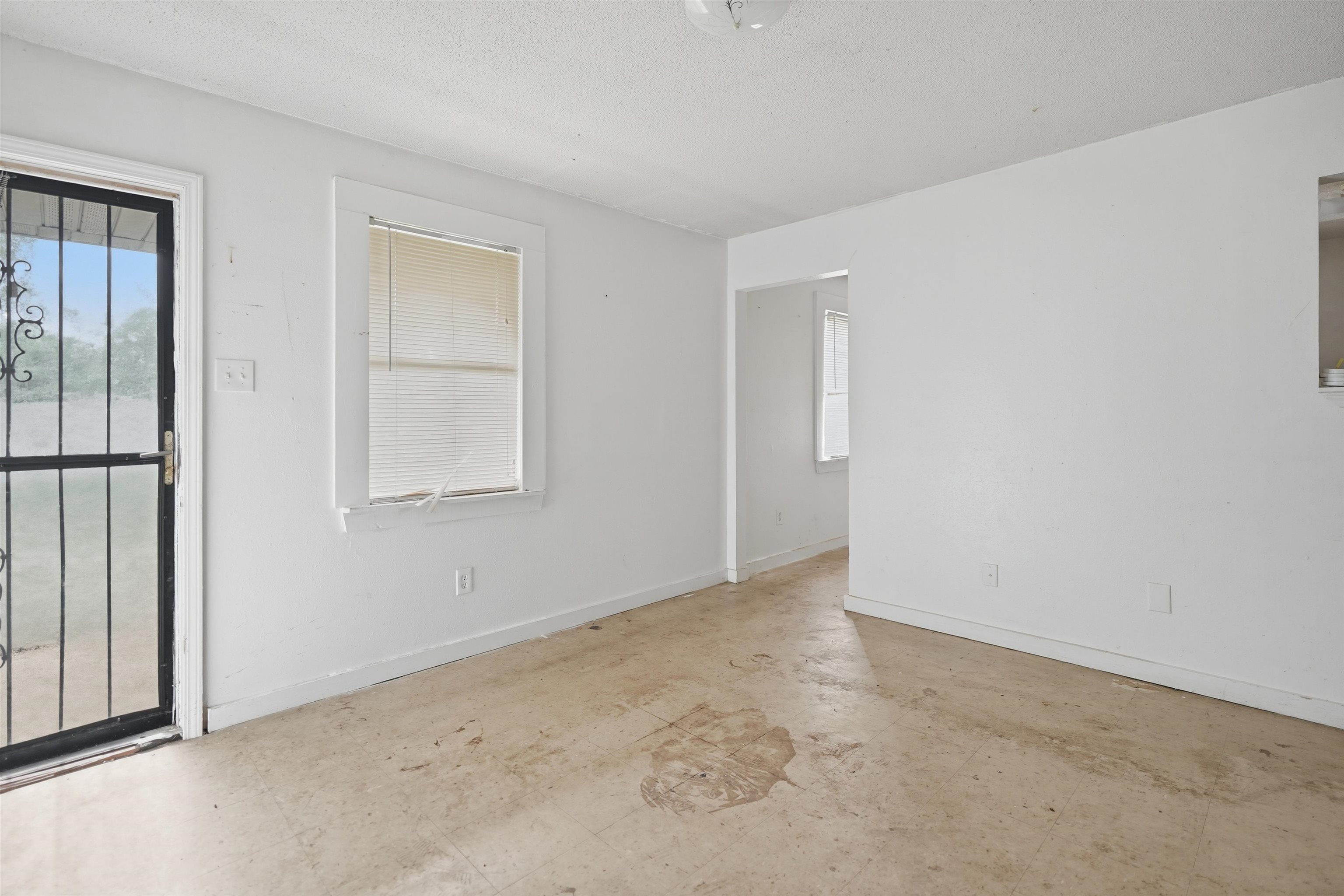 3842 Tessland Rd Property Photo 6