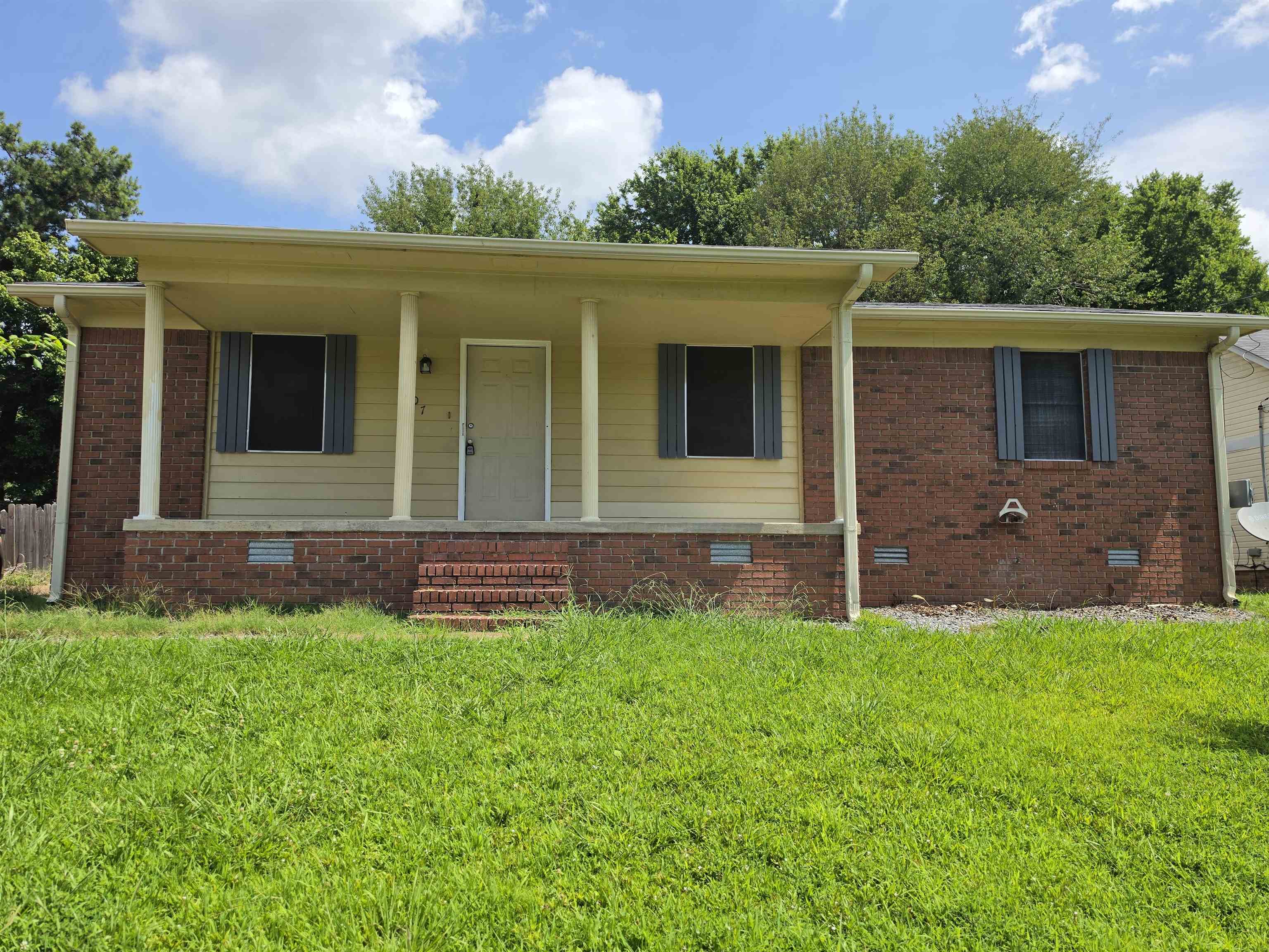 1107 Highland St Property Photo 1