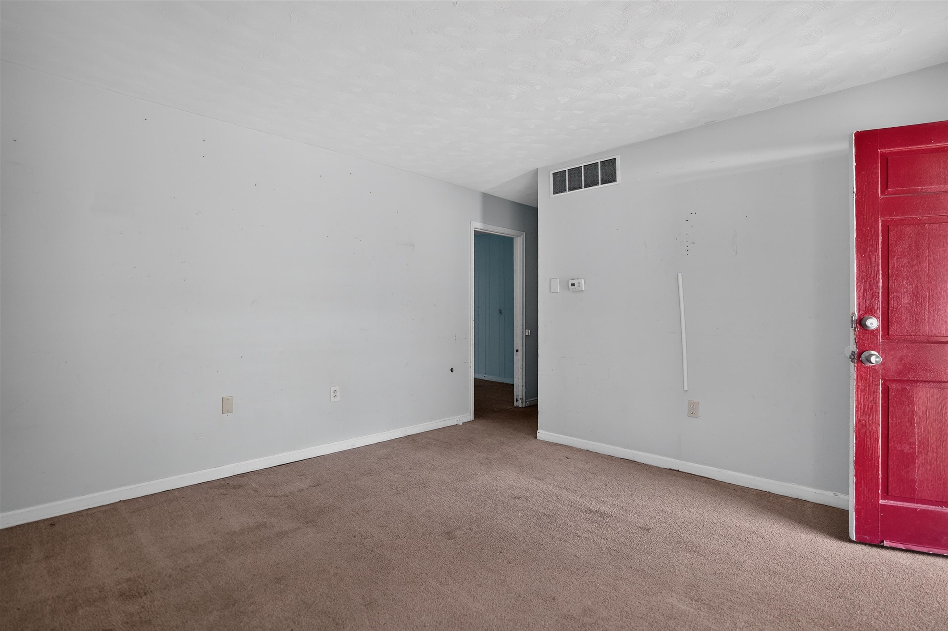 1107 Highland St Property Photo 2