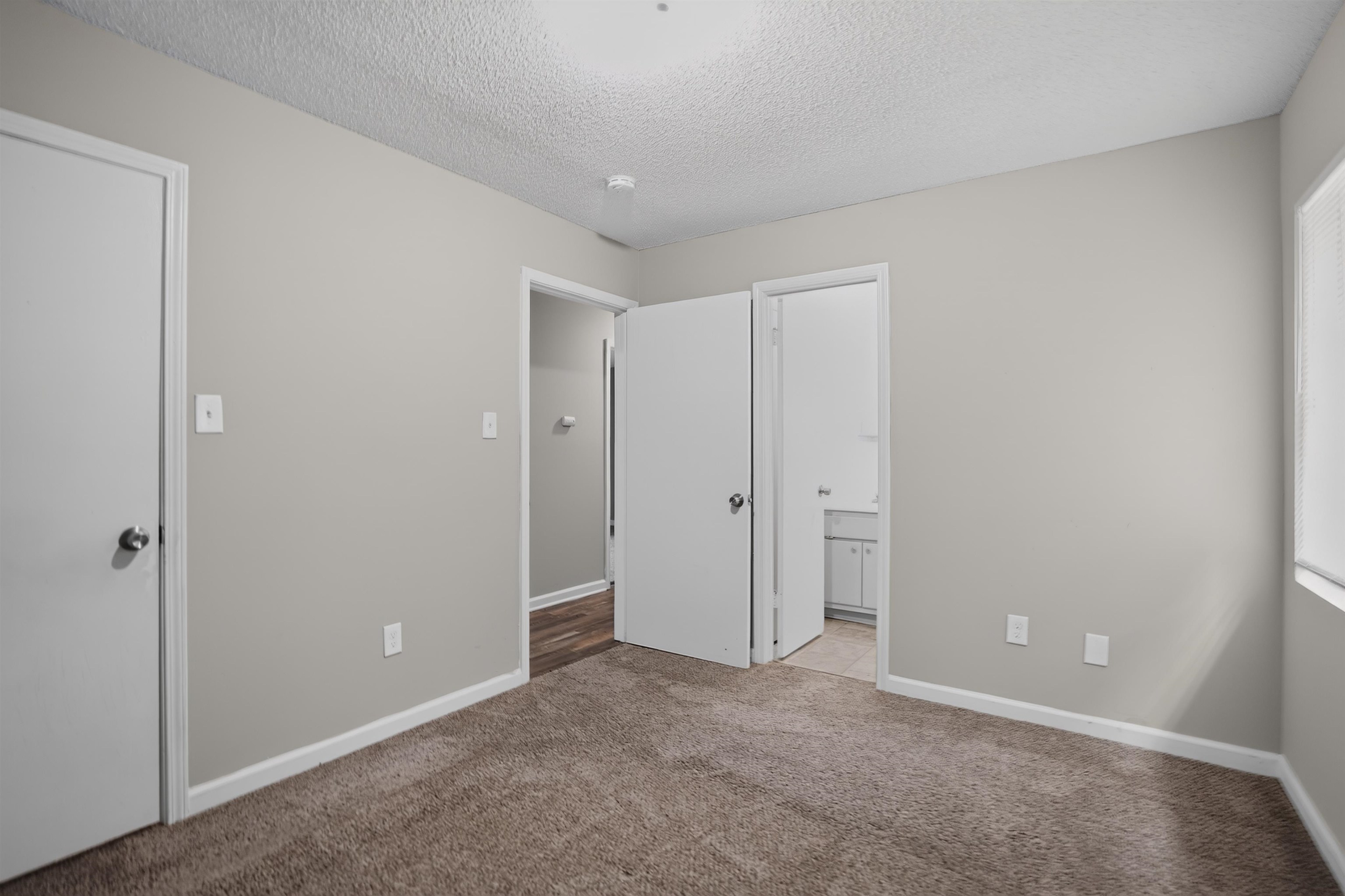 1107 Highland St Property Photo 11