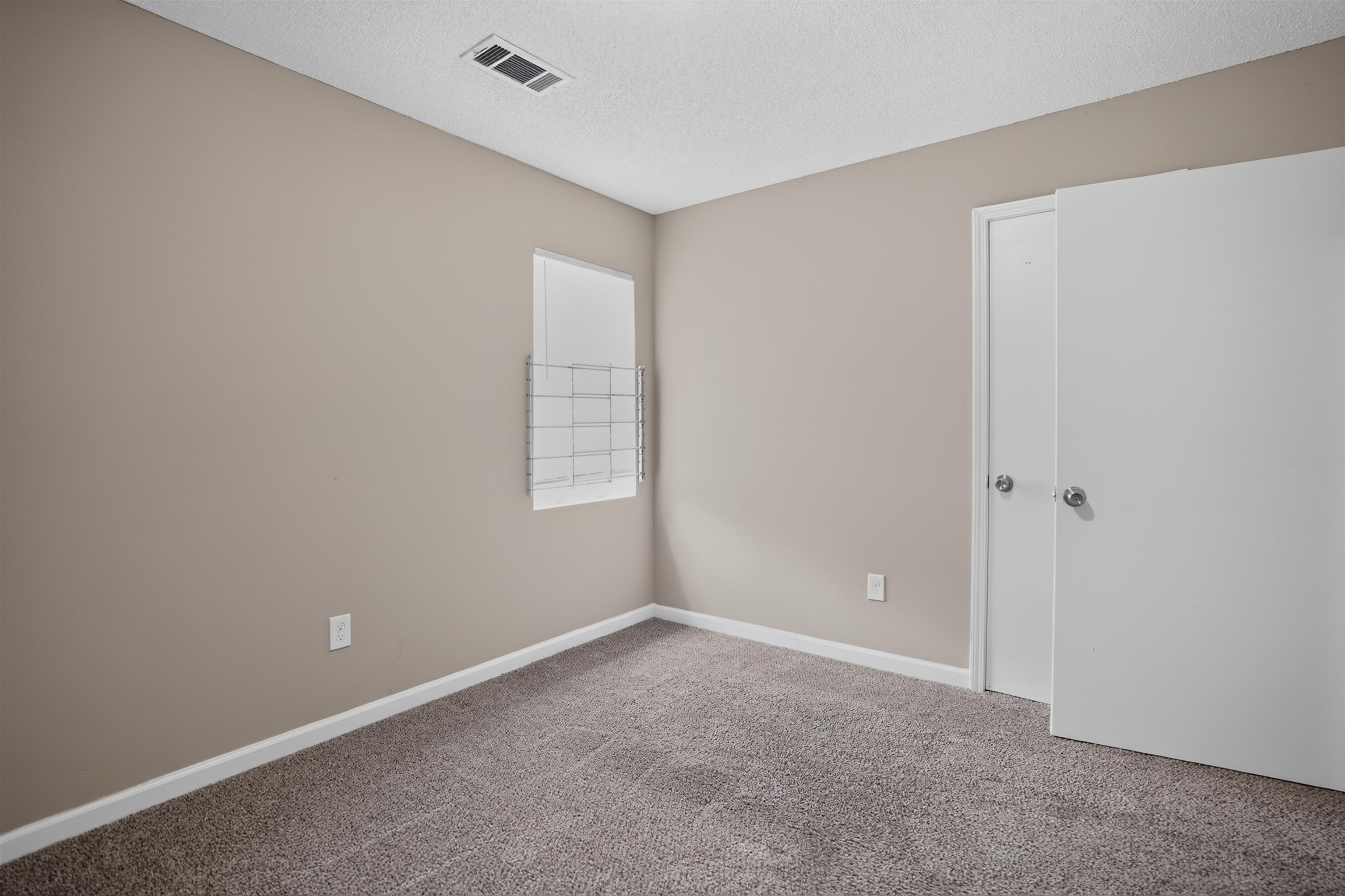 1107 Highland St Property Photo 12