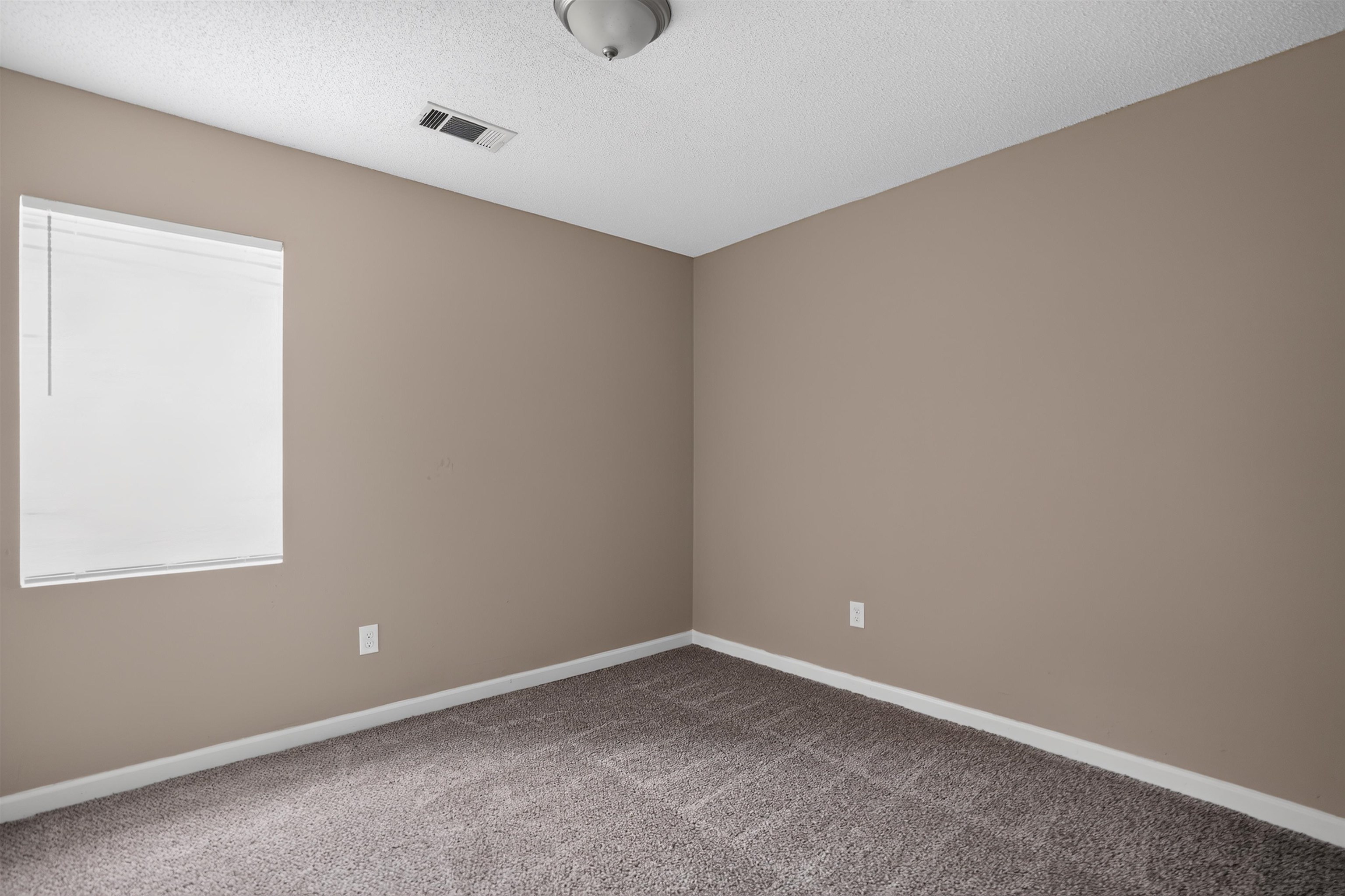 1107 Highland St Property Photo 17