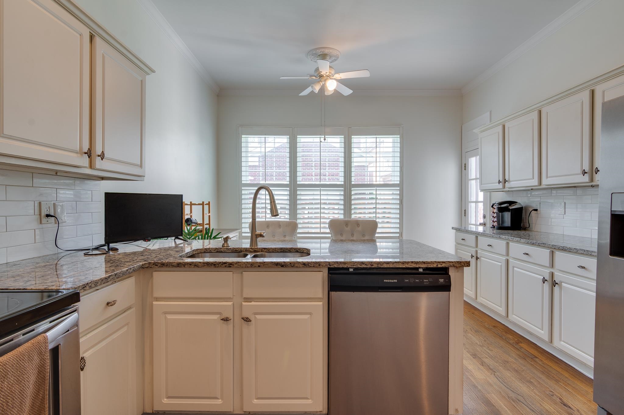 1180 Chapel Park Blvd Property Photo 14