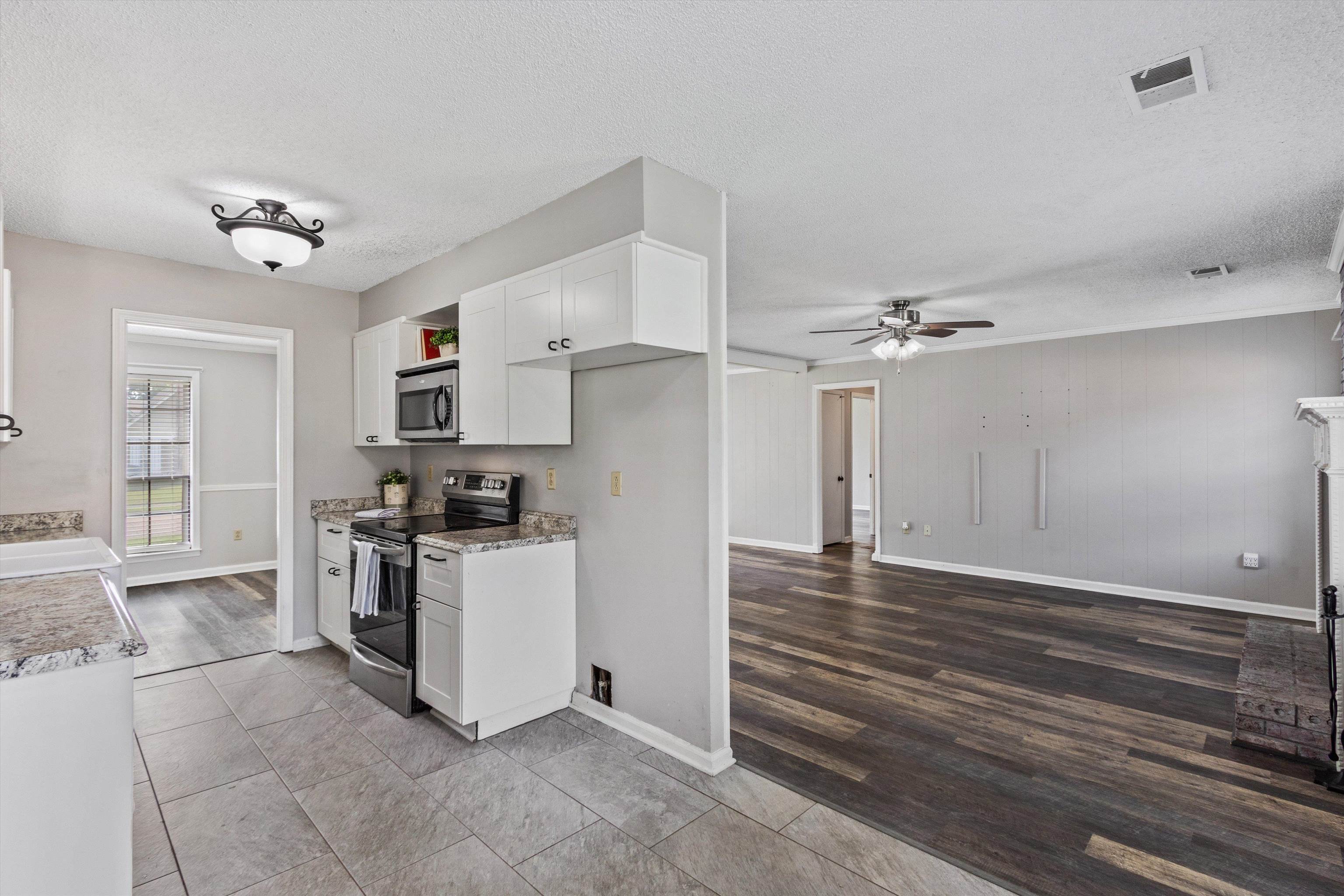 3877 Sabal Hill Dr Property Photo 3