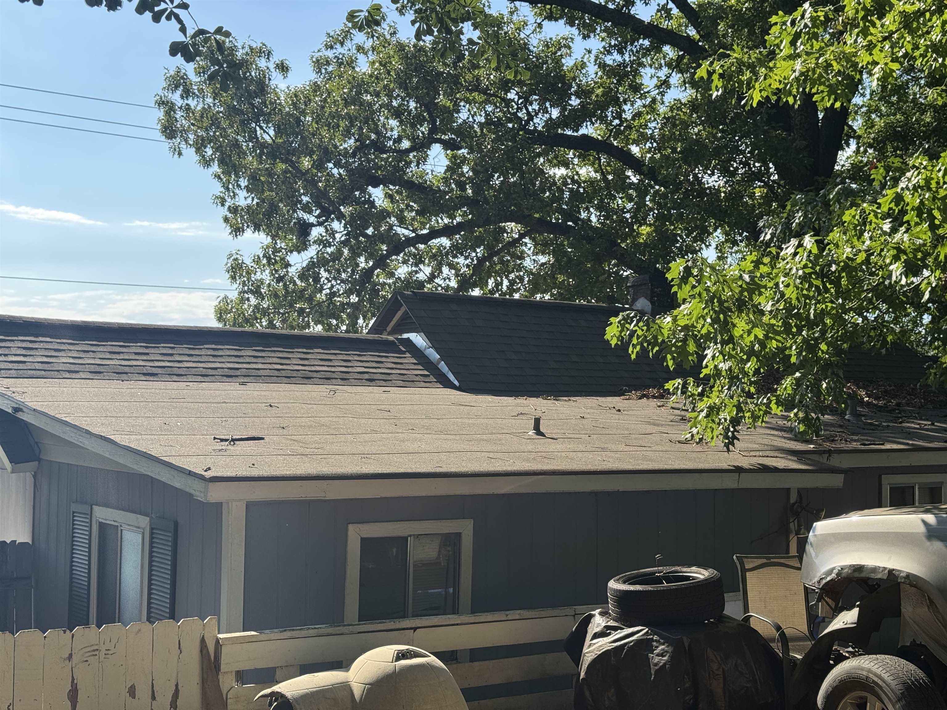 2166 Thomas Rd Property Photo 5