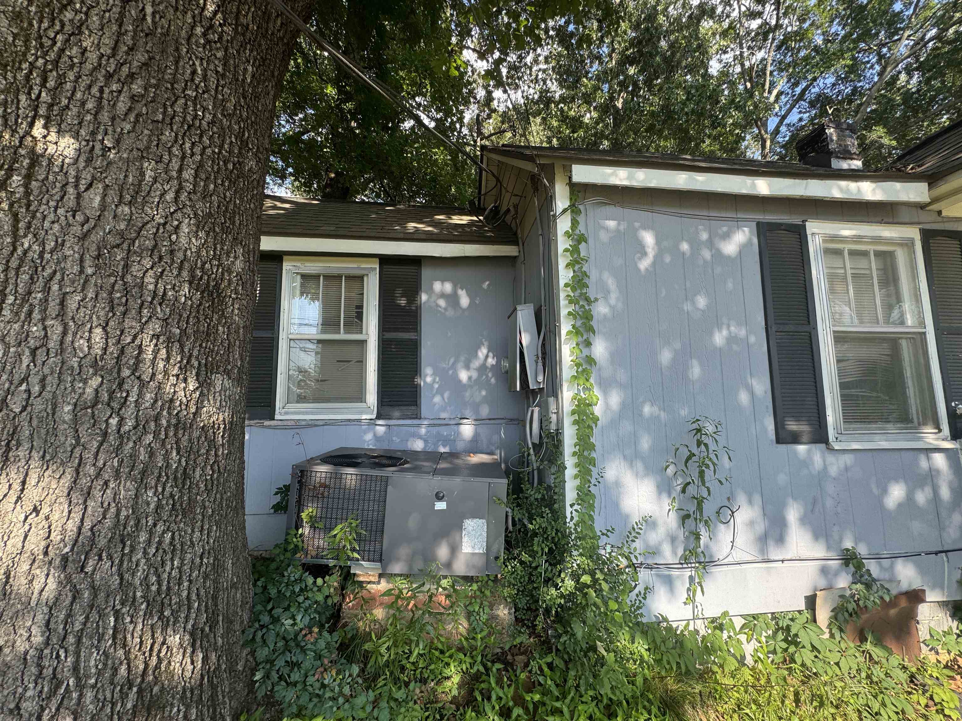 2166 Thomas Rd Property Photo 10