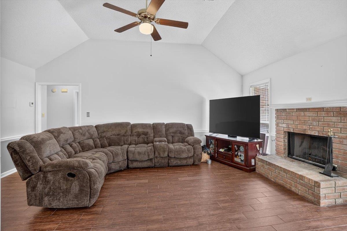 3929 Carrie Brook Cv Property Photo 4